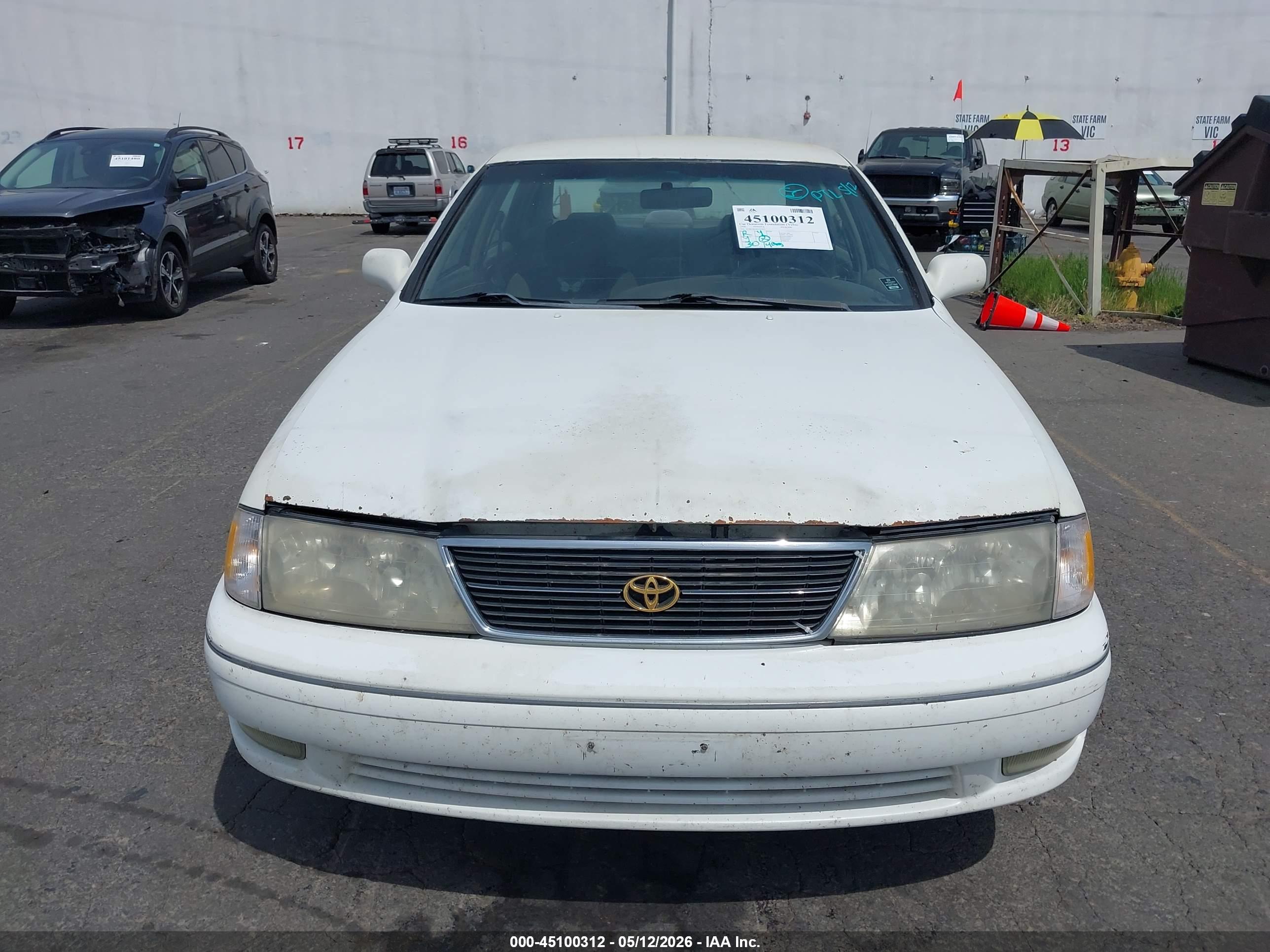 TOYOTA AVALON image 6