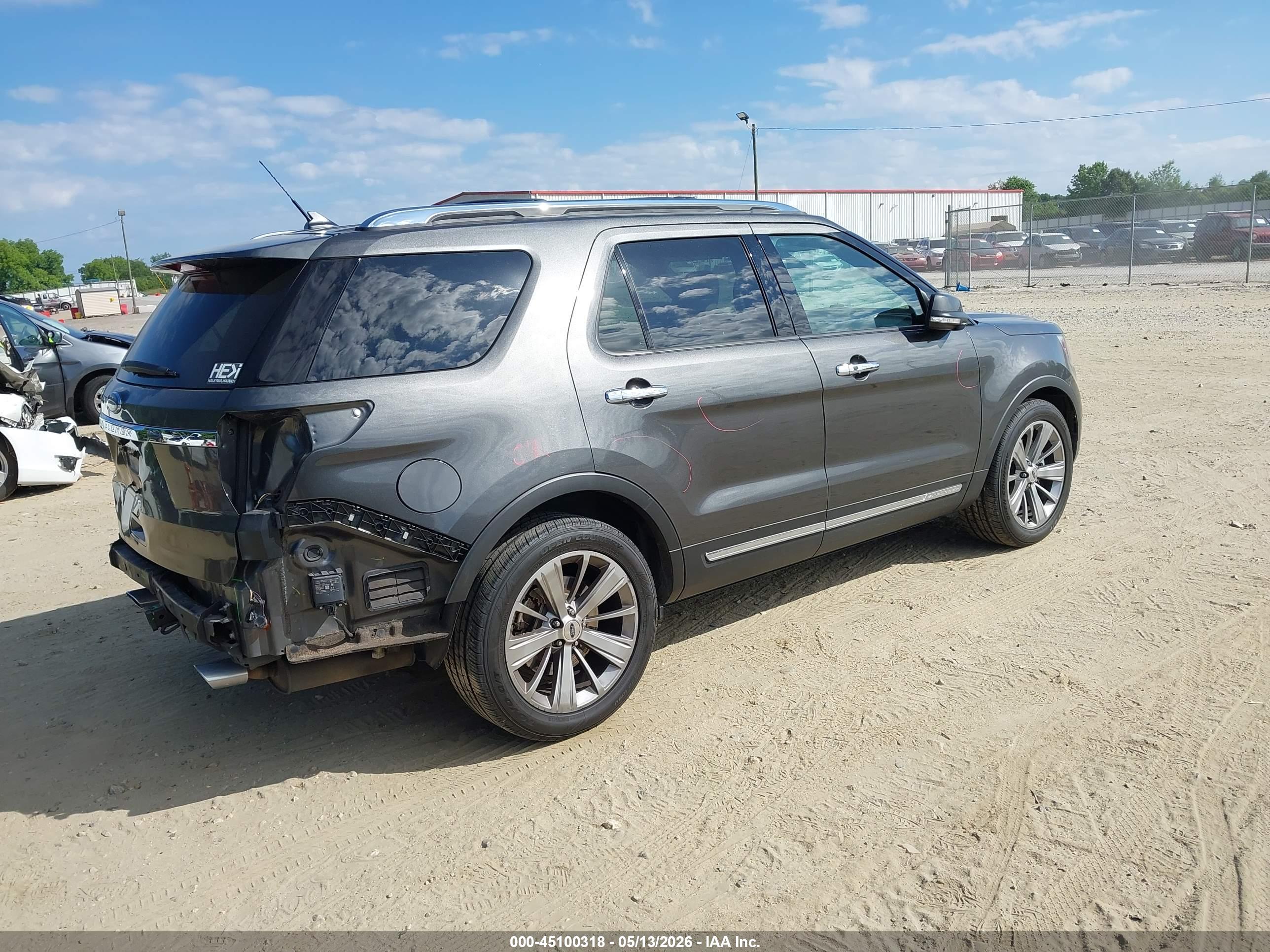FORD EXPLORER image 4