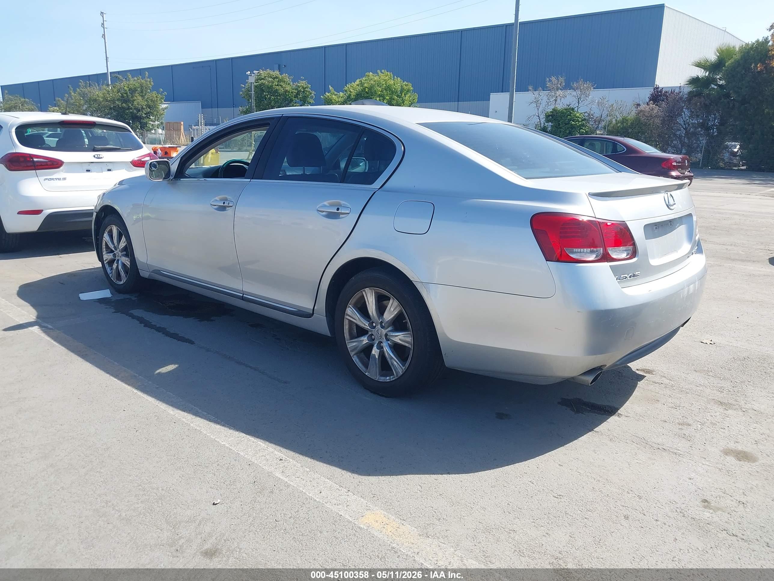 LEXUS GS image 3