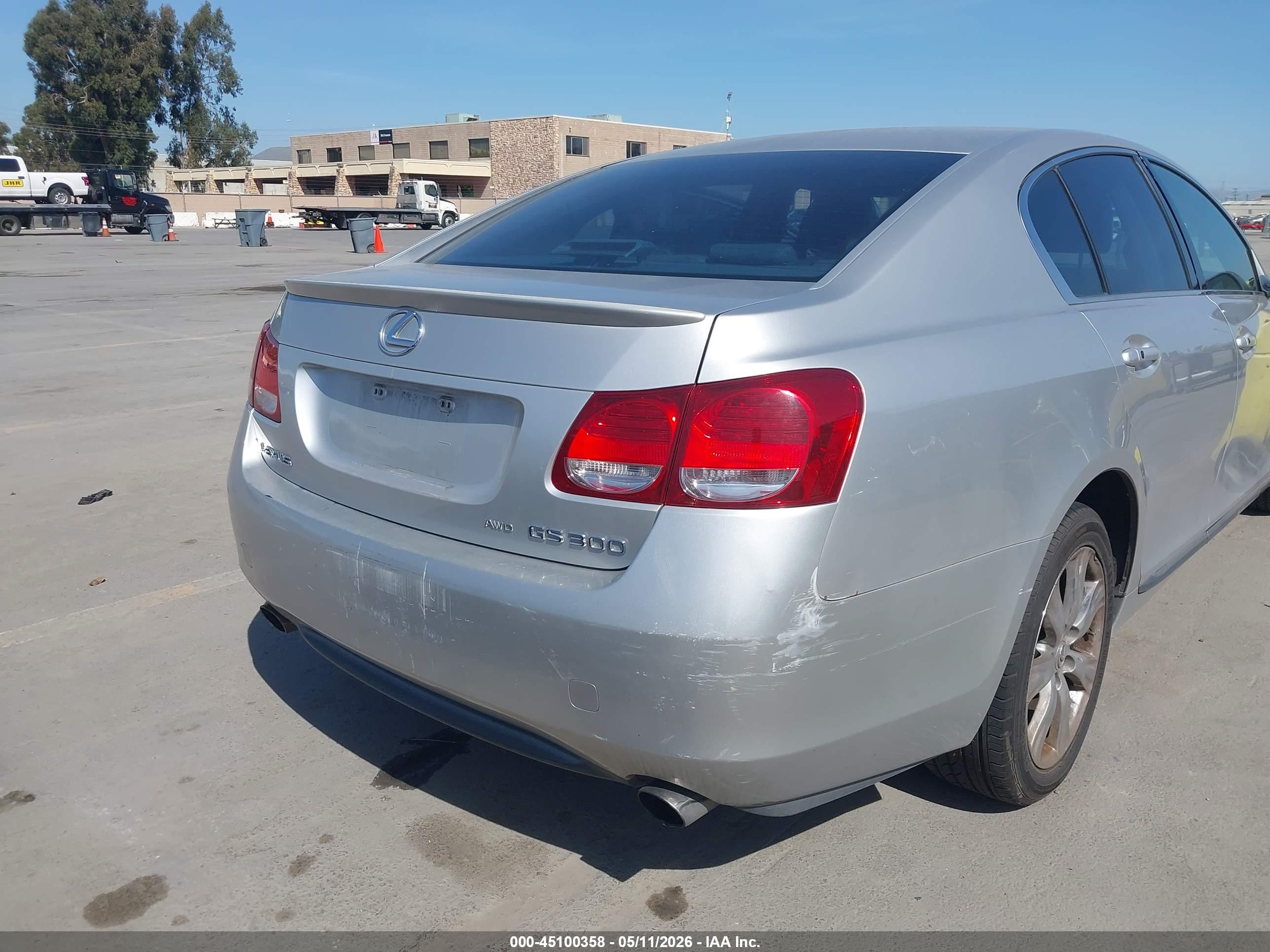 LEXUS GS image 6