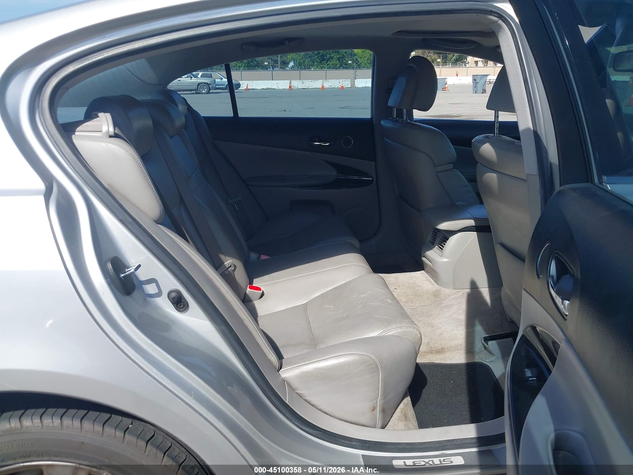 LEXUS GS image 8