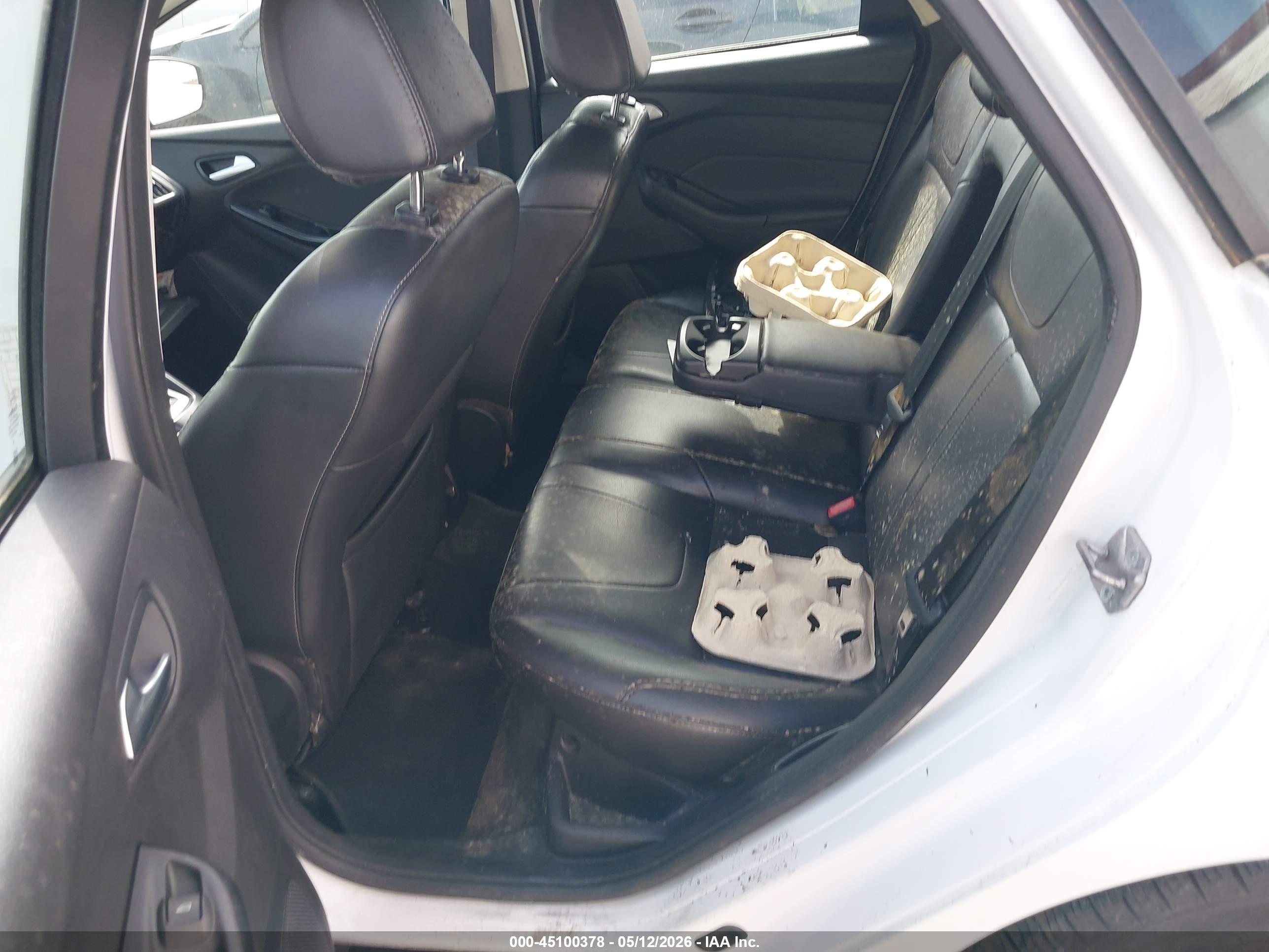 FORD FOCUS image 8