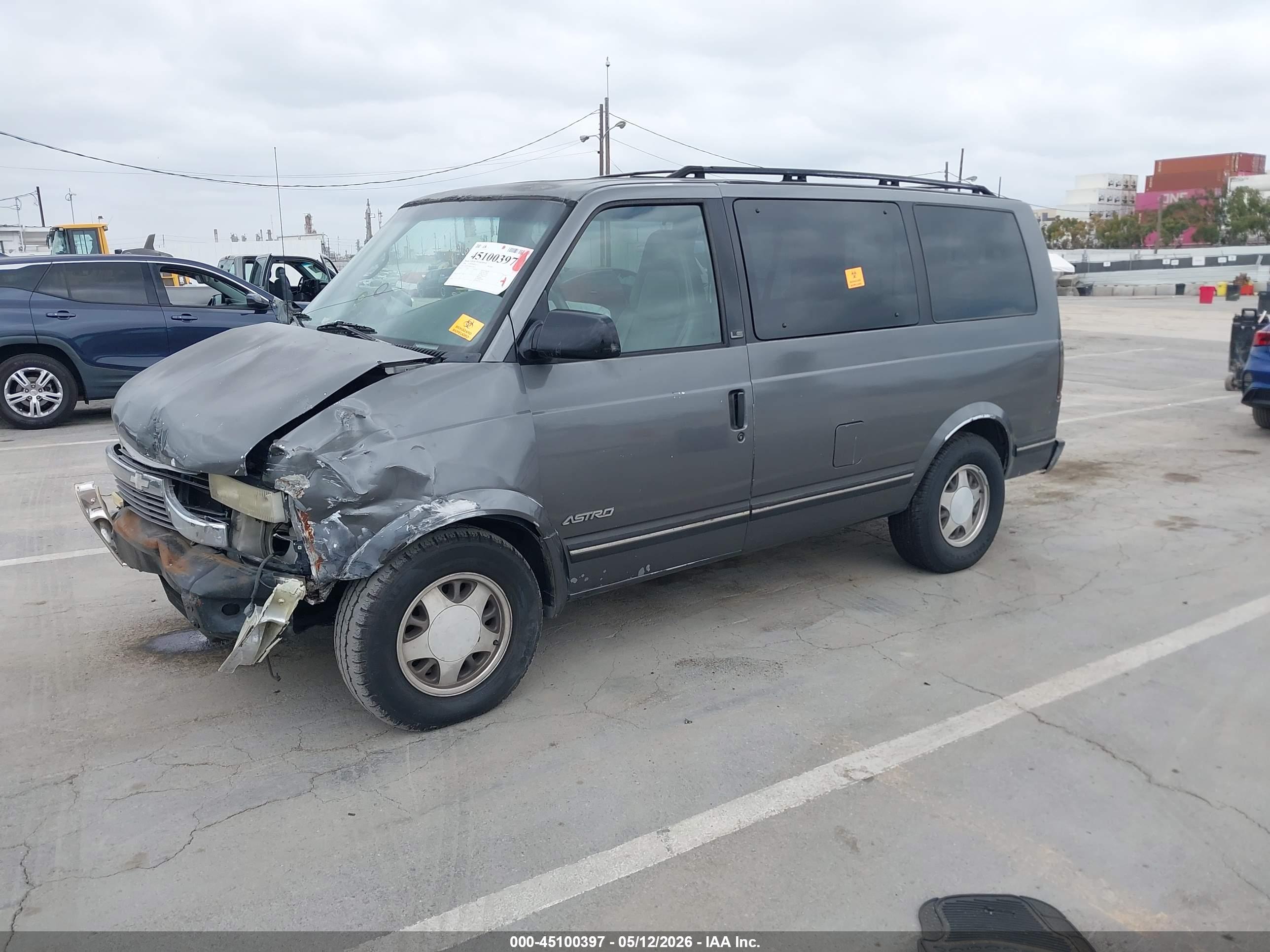 CHEVROLET ASTRO image 2