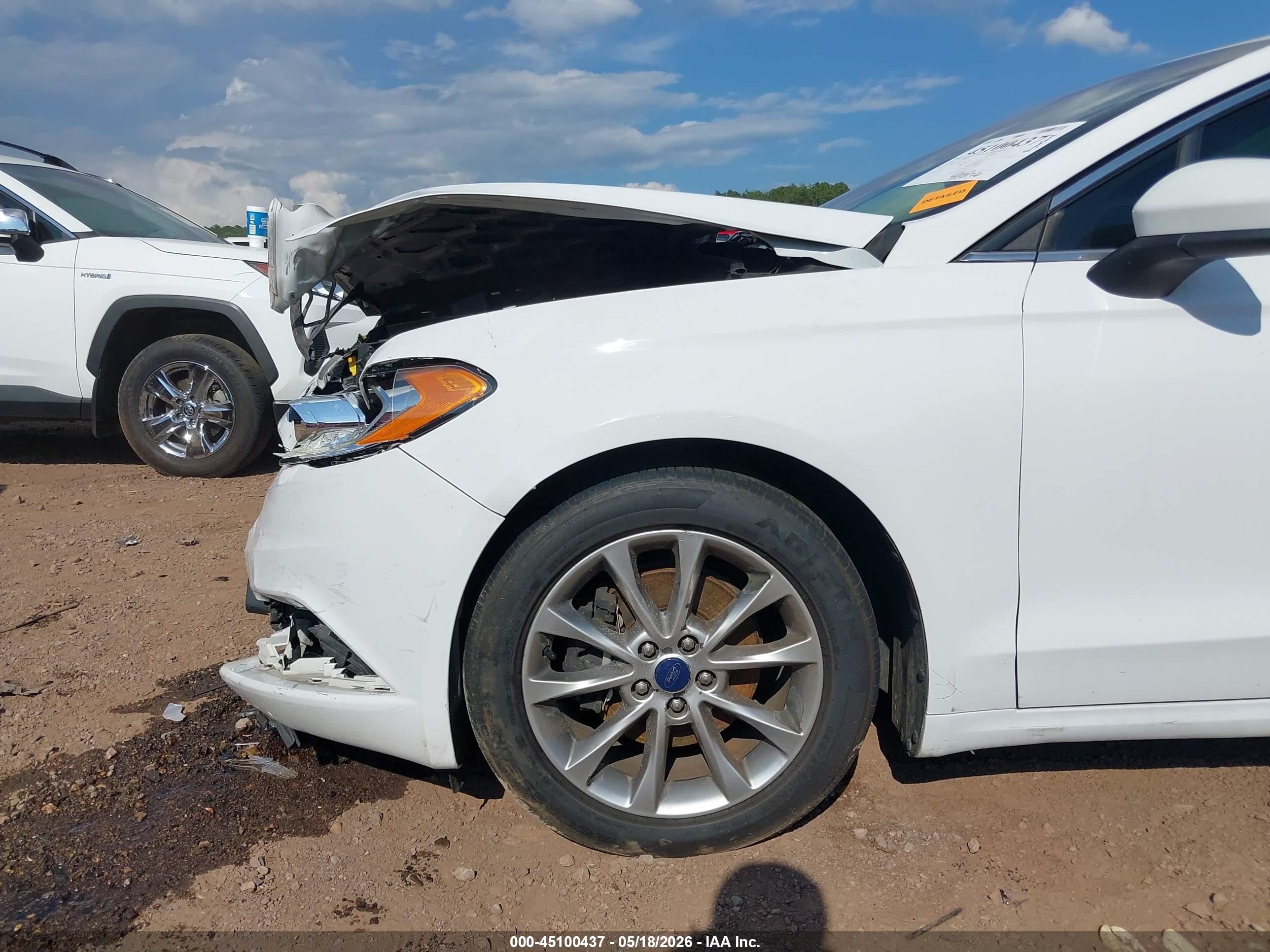 FORD FUSION image 6