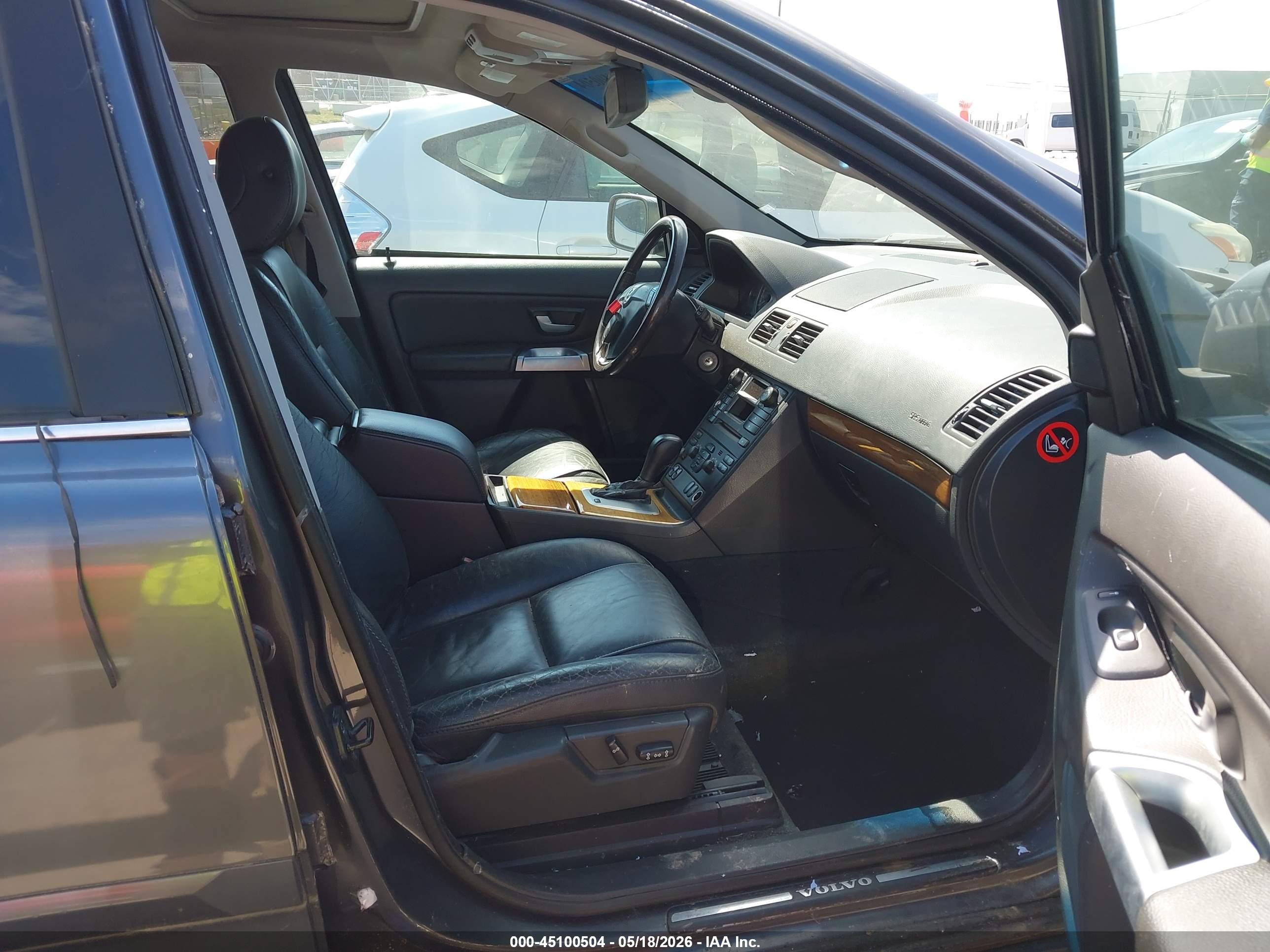 VOLVO XC90 image 5