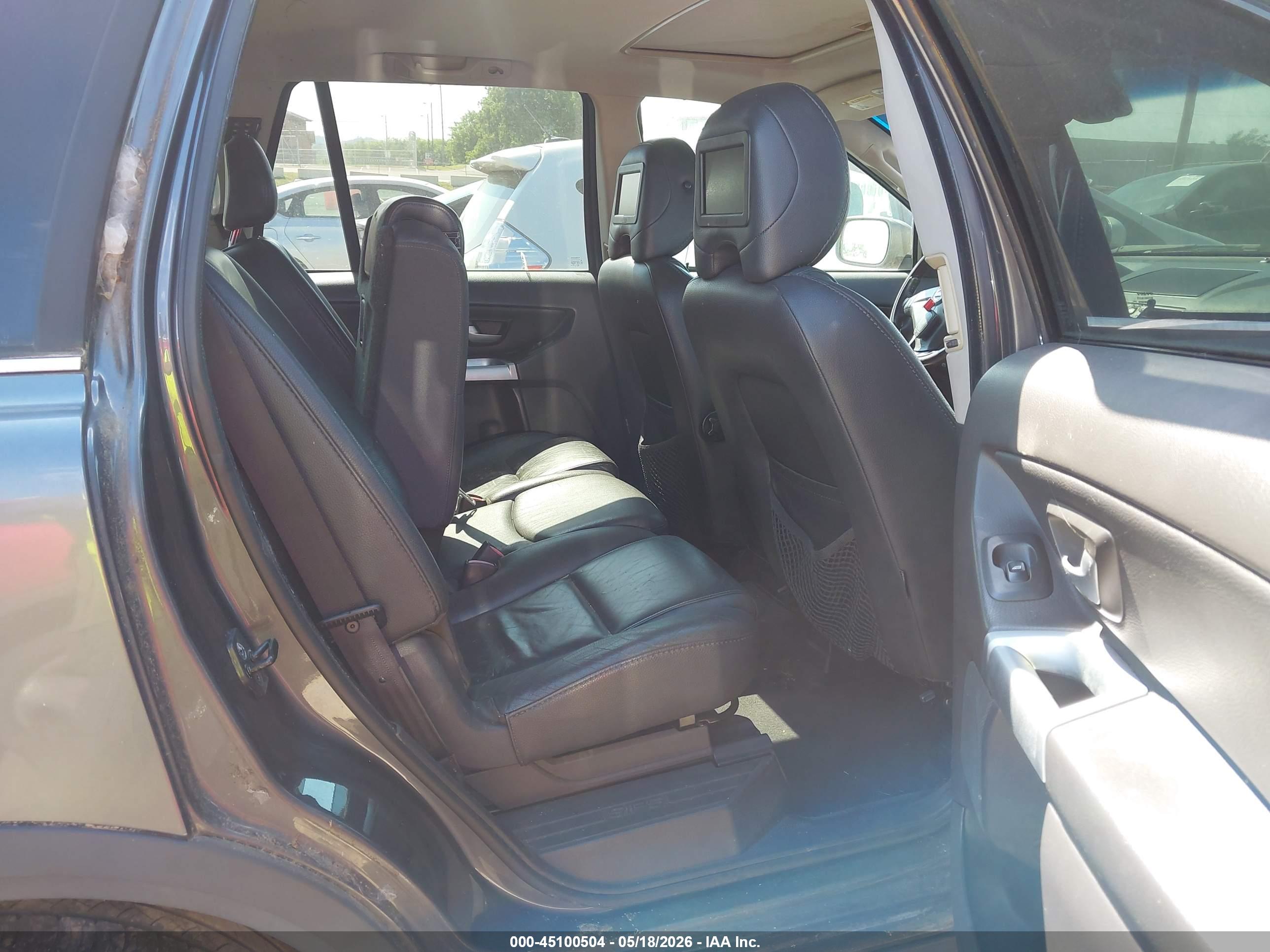 VOLVO XC90 image 8