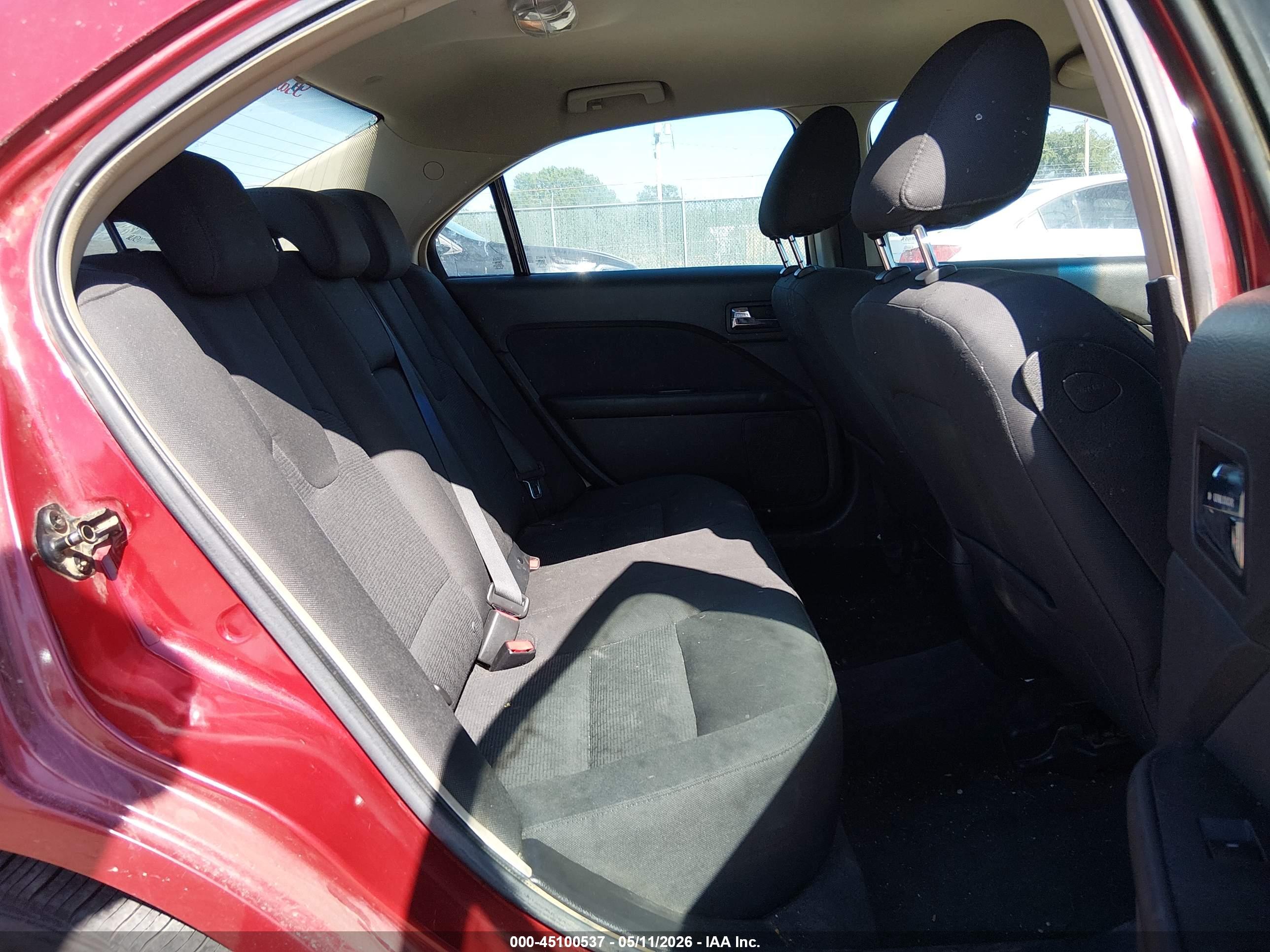 FORD FUSION image 8