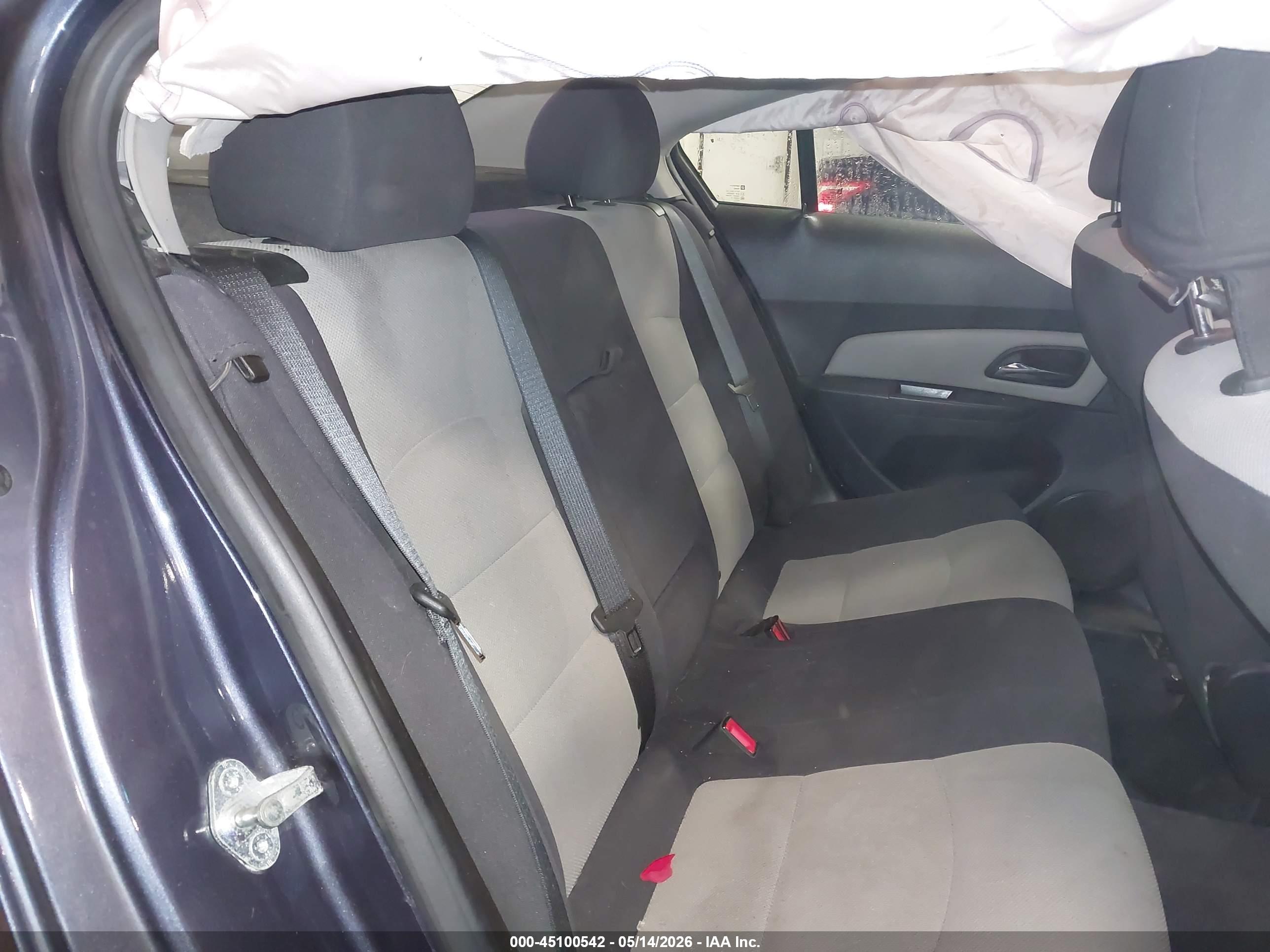 CHEVROLET CRUZE image 8