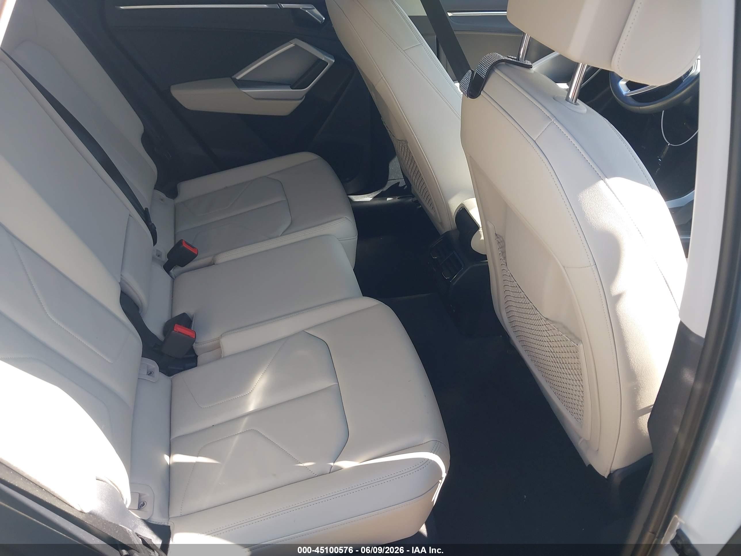 AUDI Q3 image 8