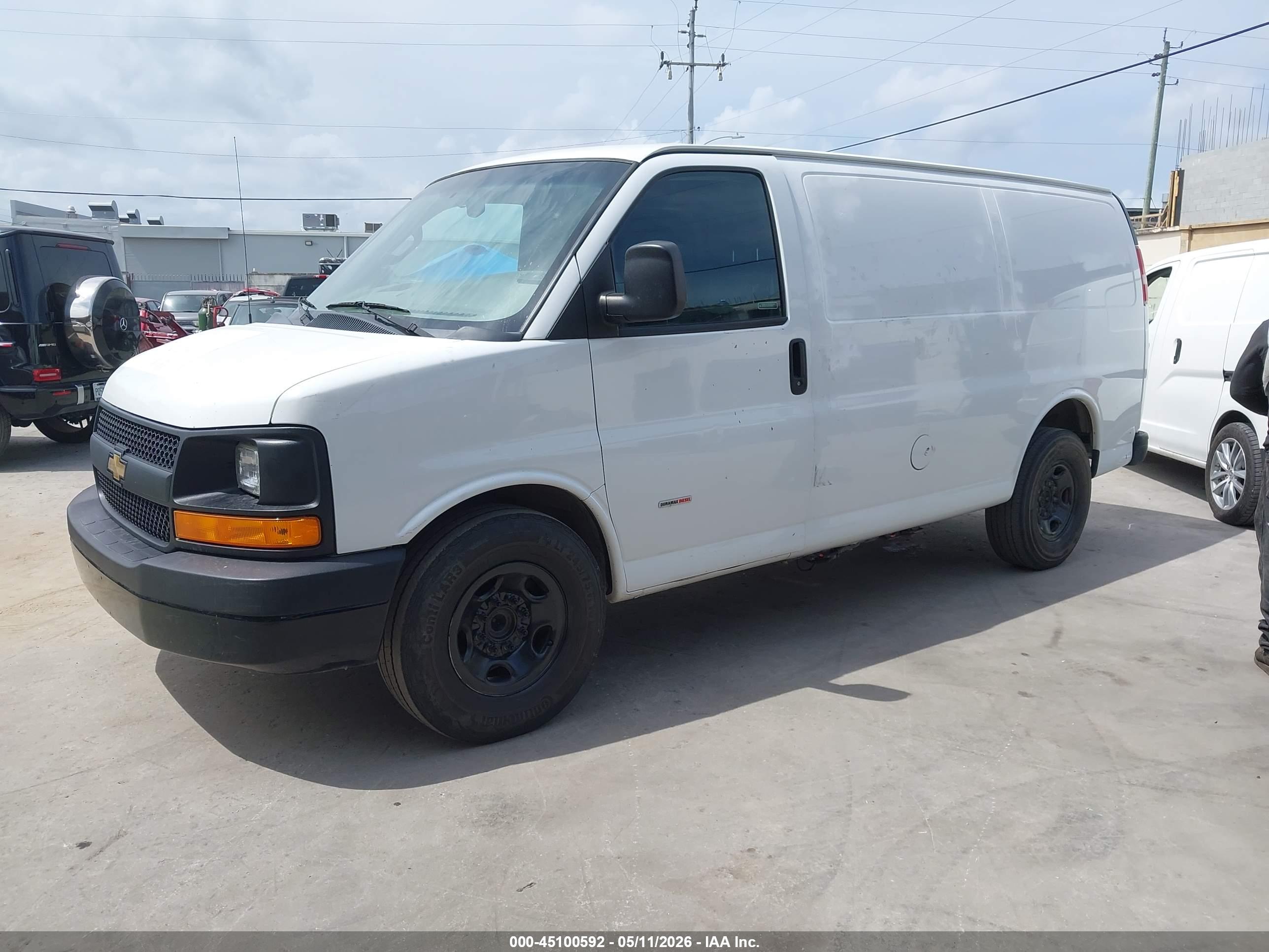 CHEVROLET EXPRESS image 2