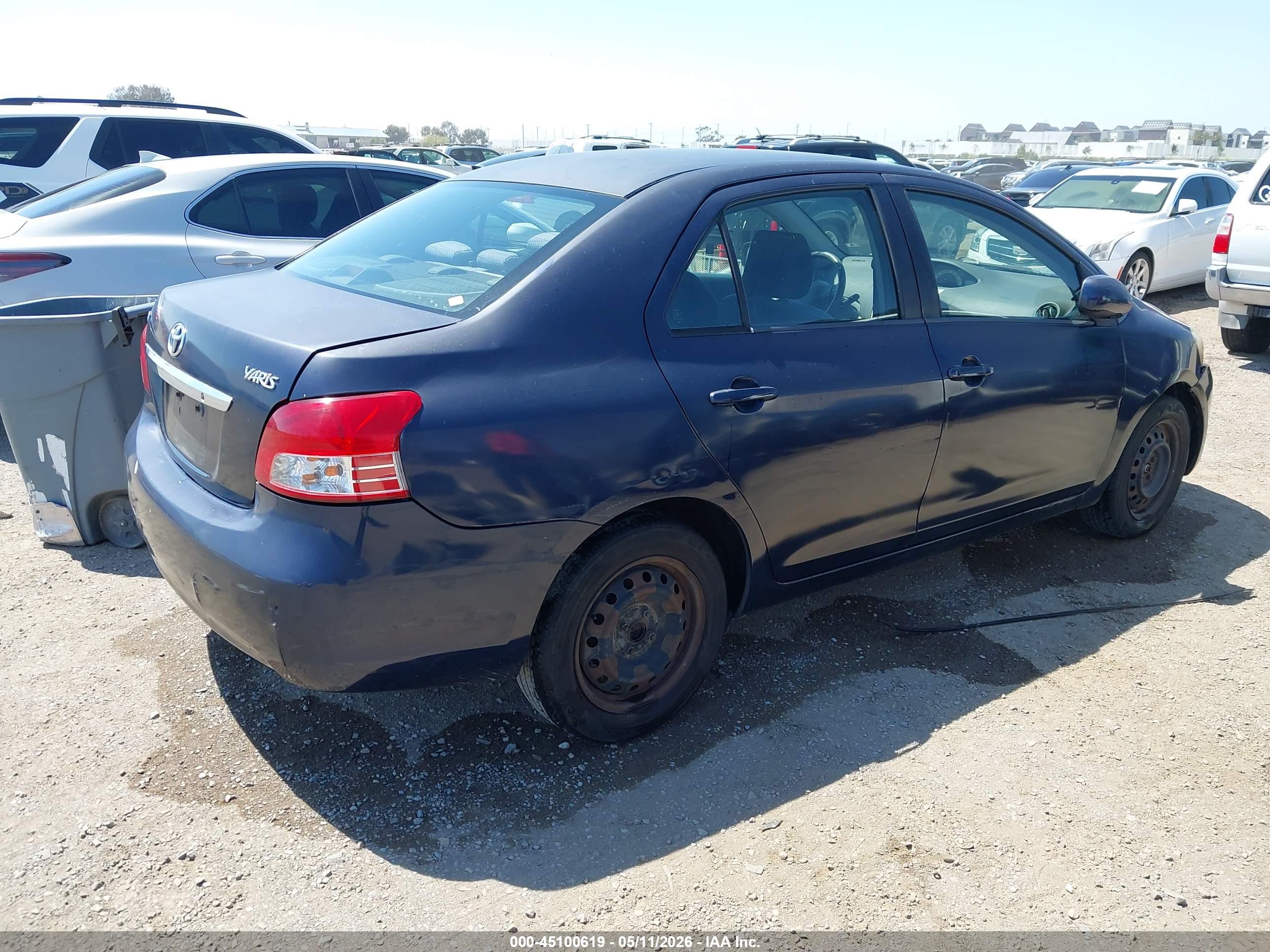 TOYOTA YARIS image 4