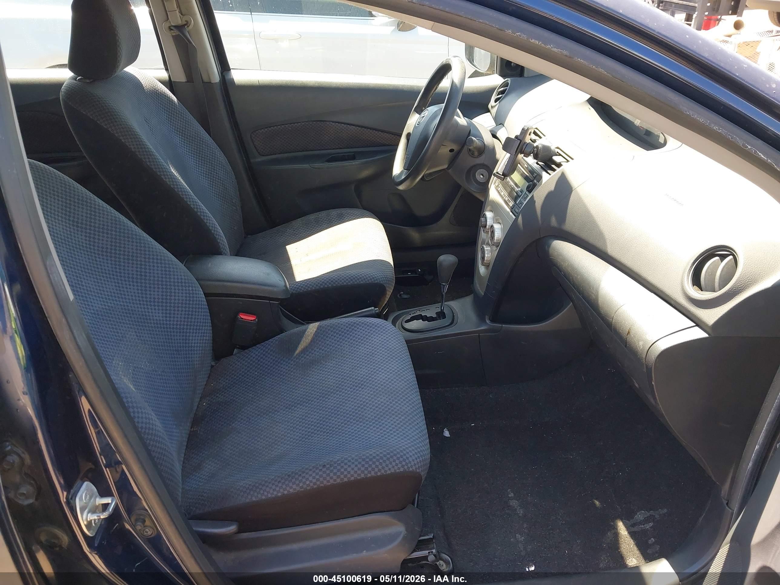 TOYOTA YARIS image 5