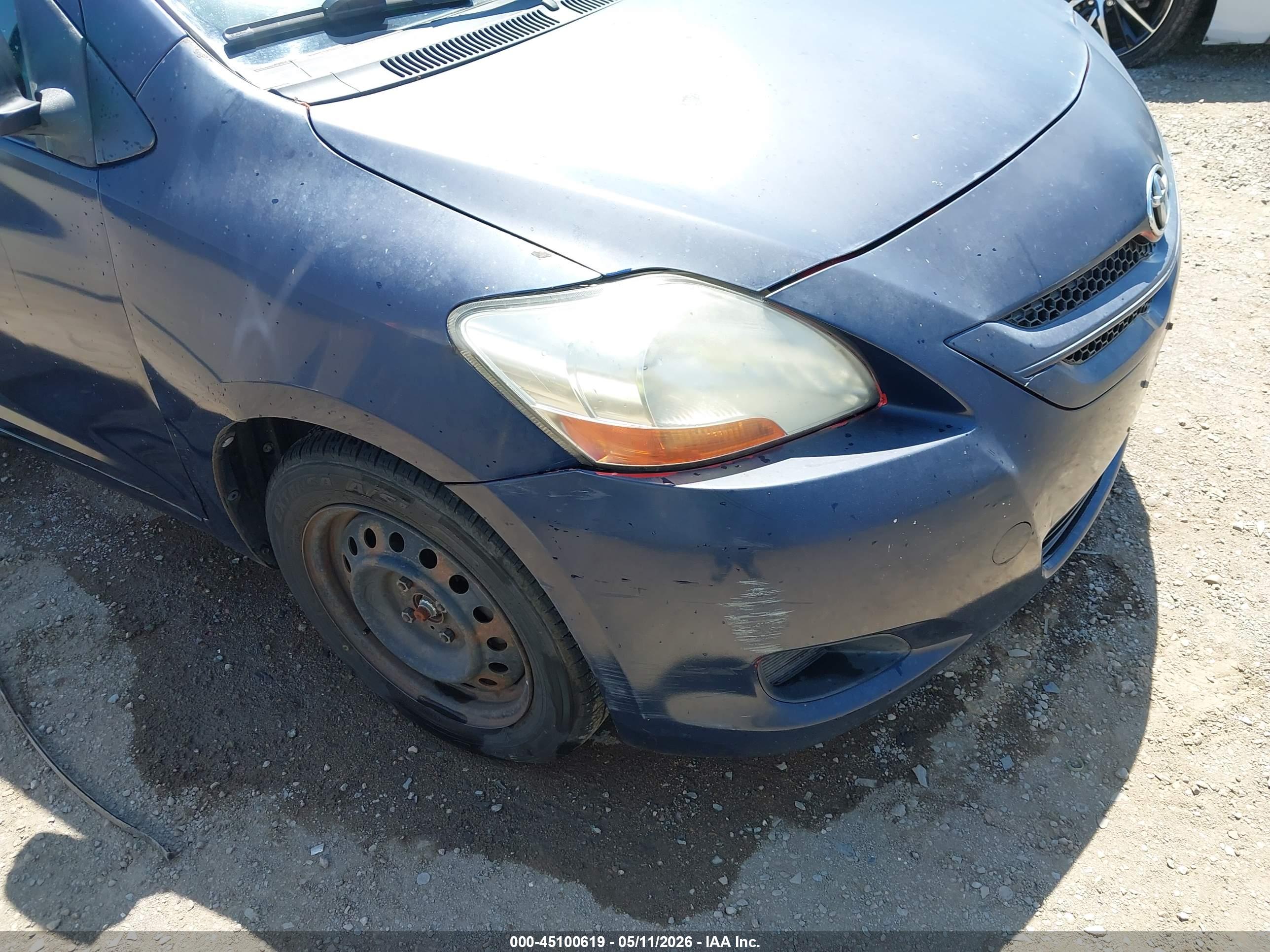 TOYOTA YARIS image 6