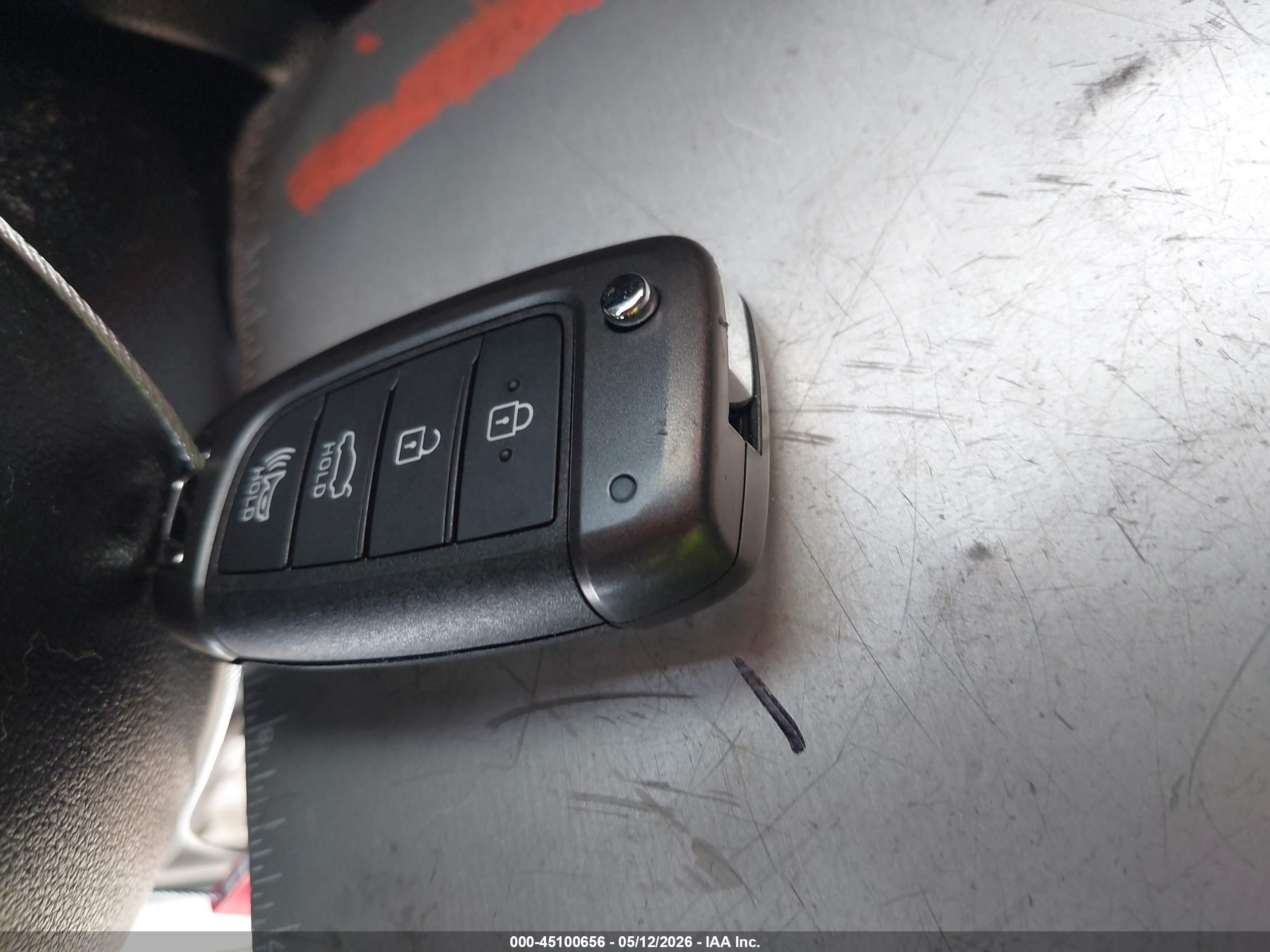 HYUNDAI ACCENT image 11