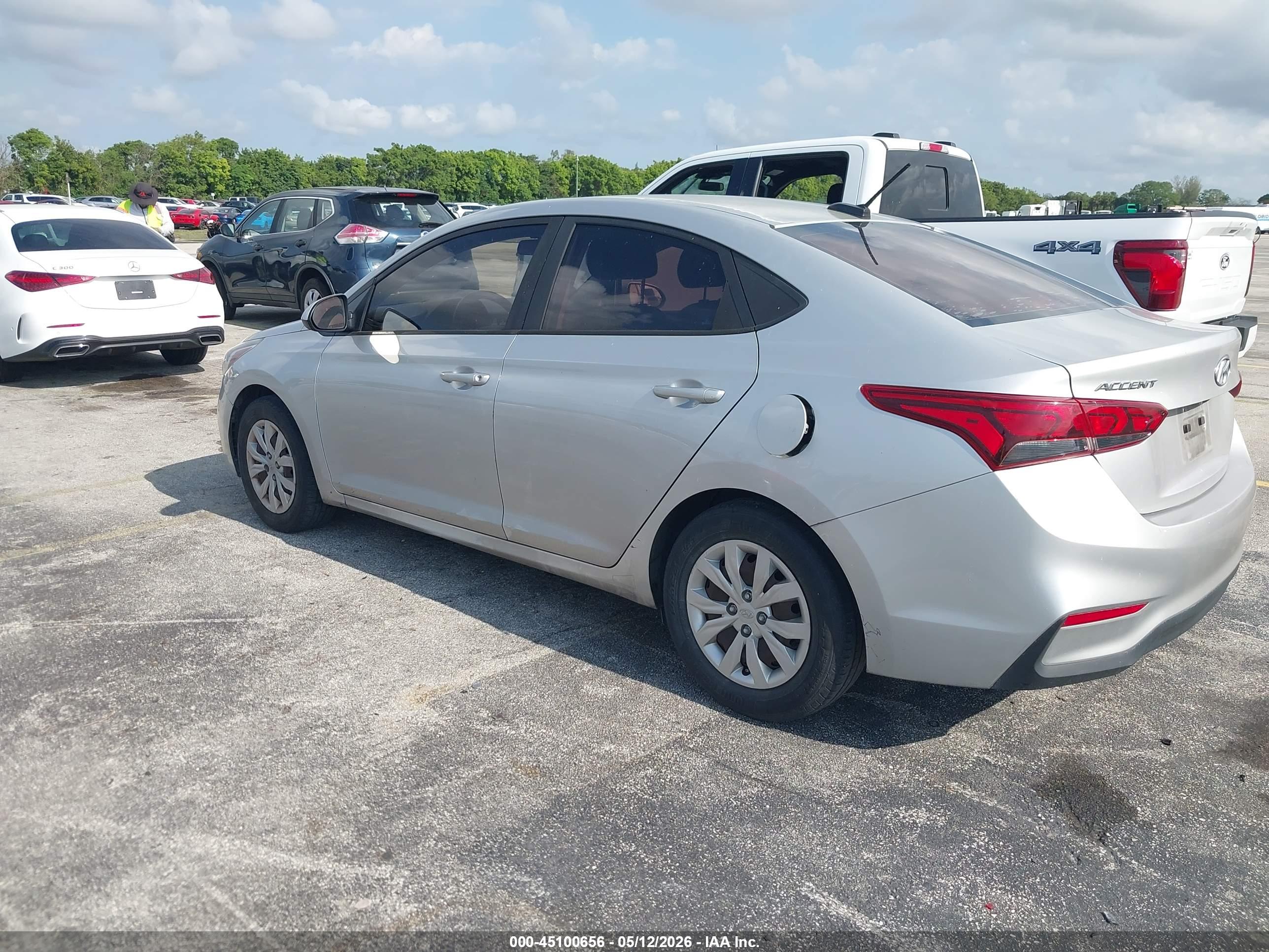 HYUNDAI ACCENT image 3