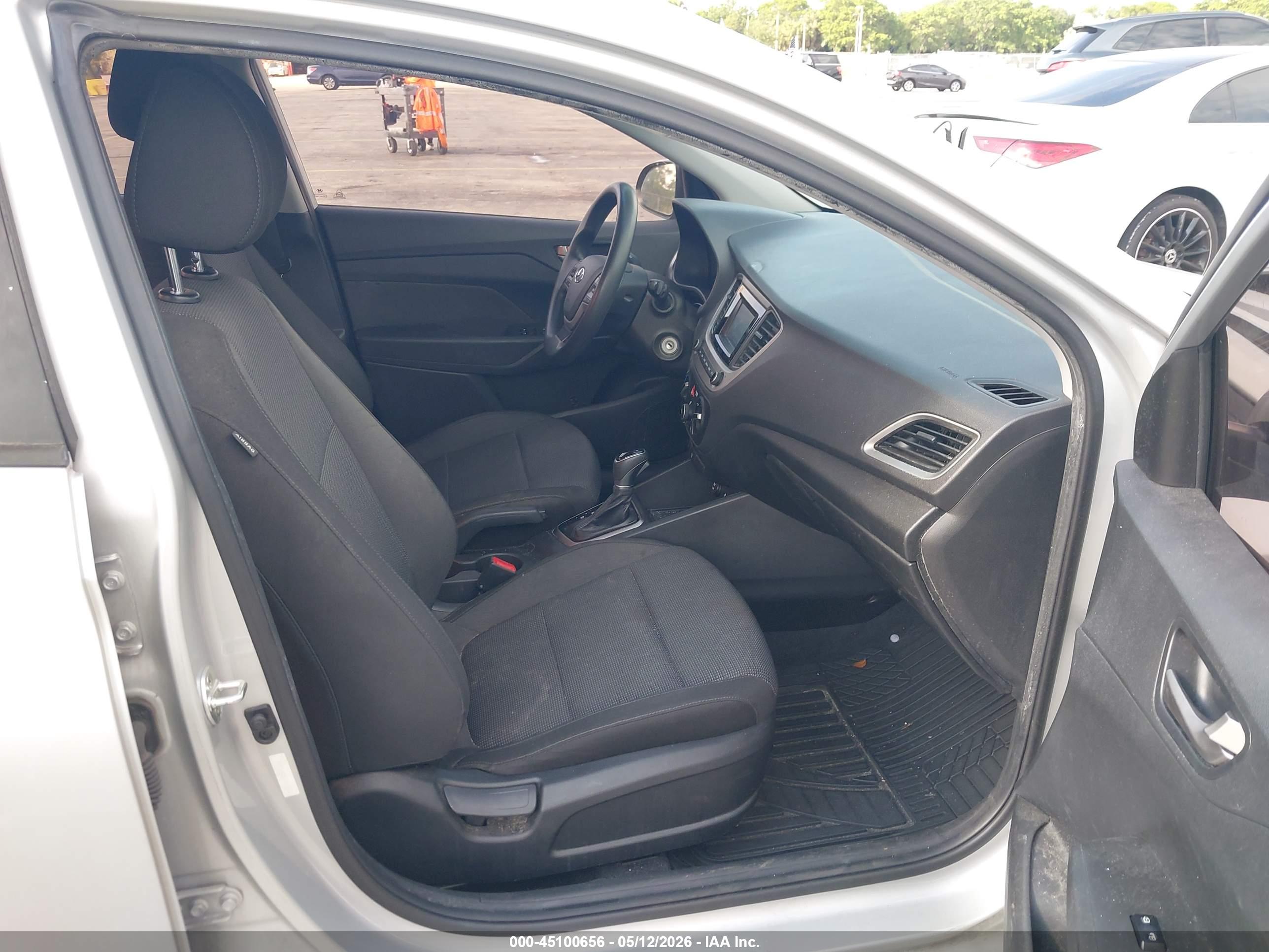 HYUNDAI ACCENT image 5