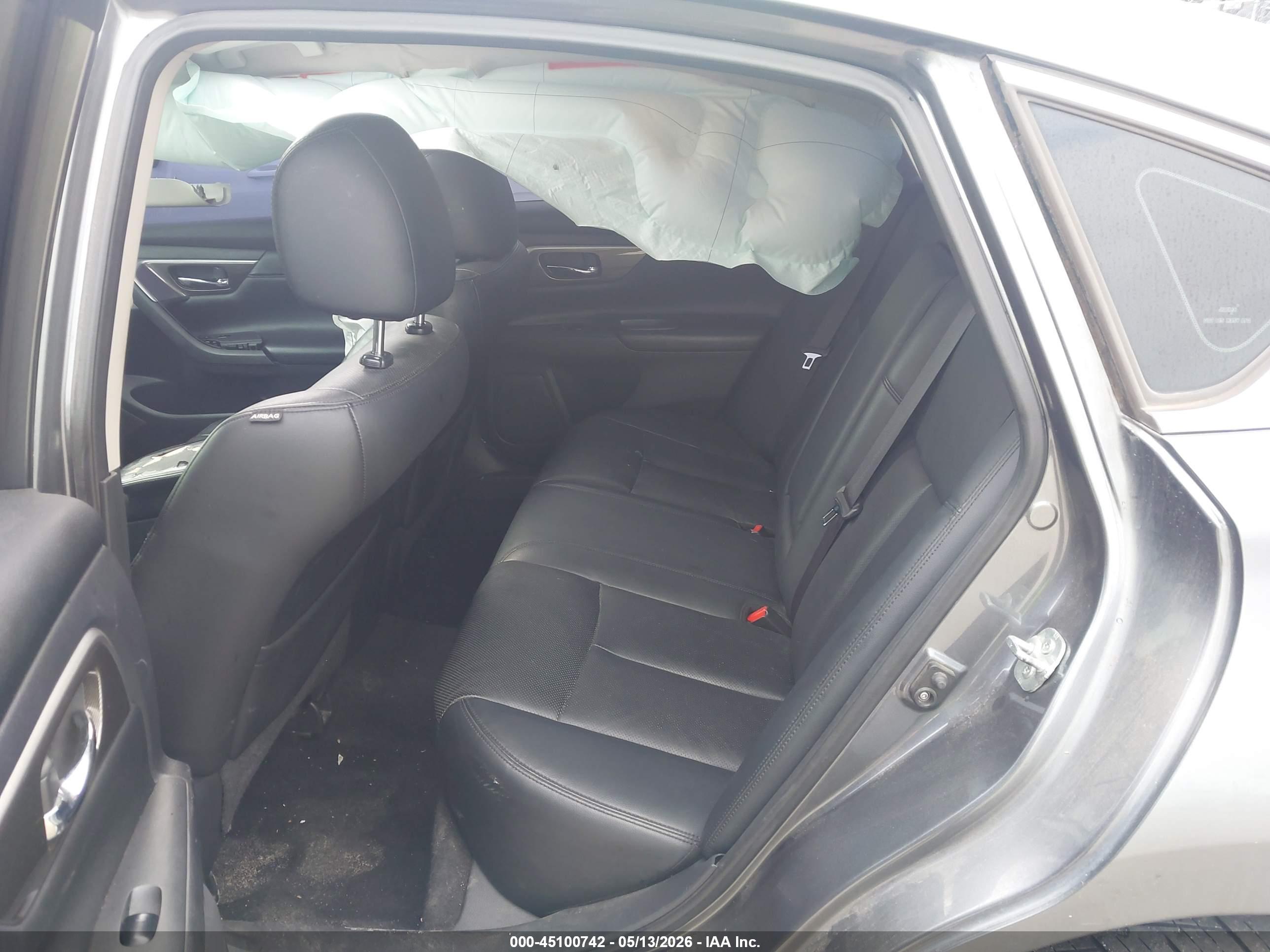 NISSAN ALTIMA image 8