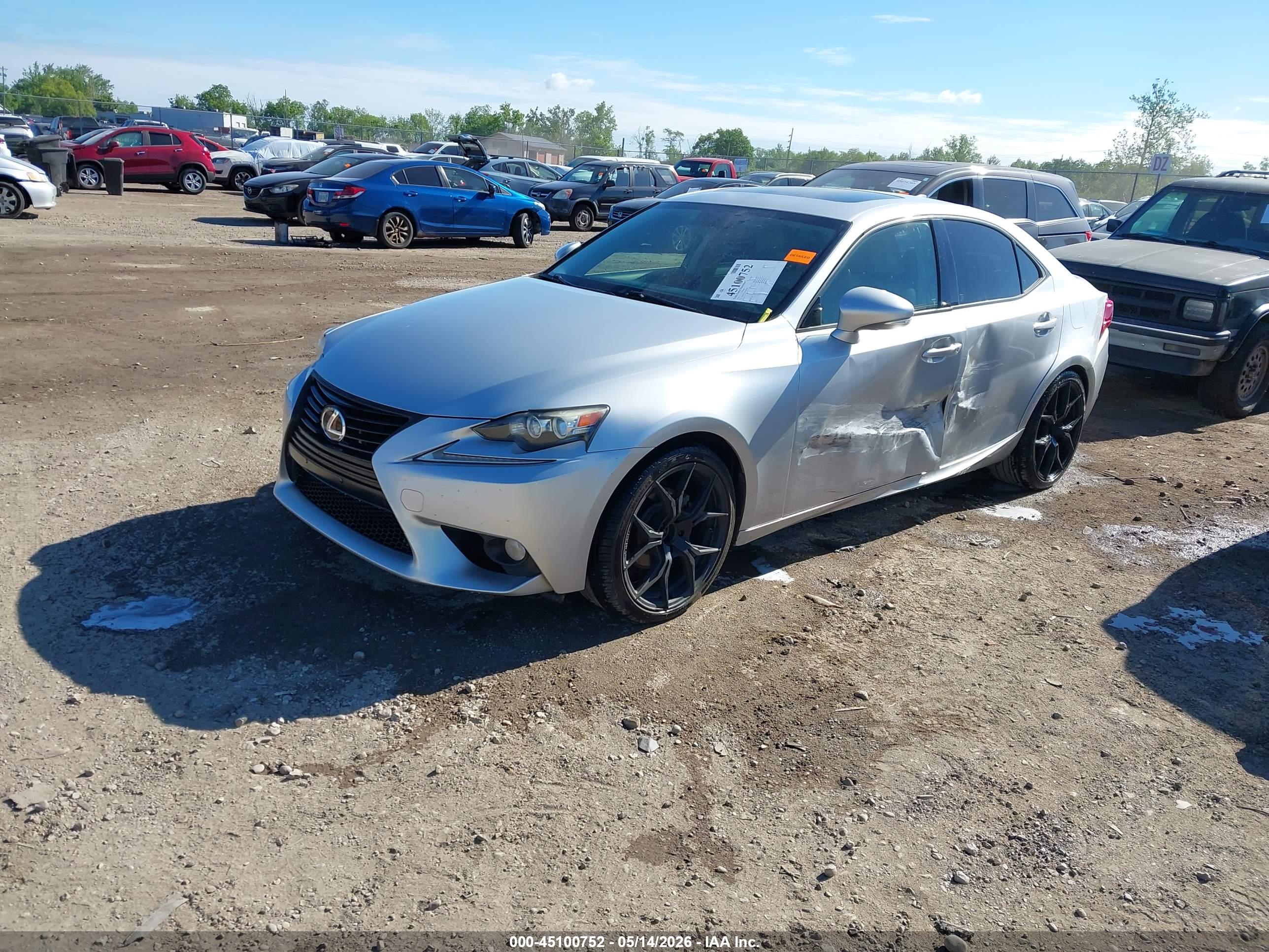 LEXUS IS image 2