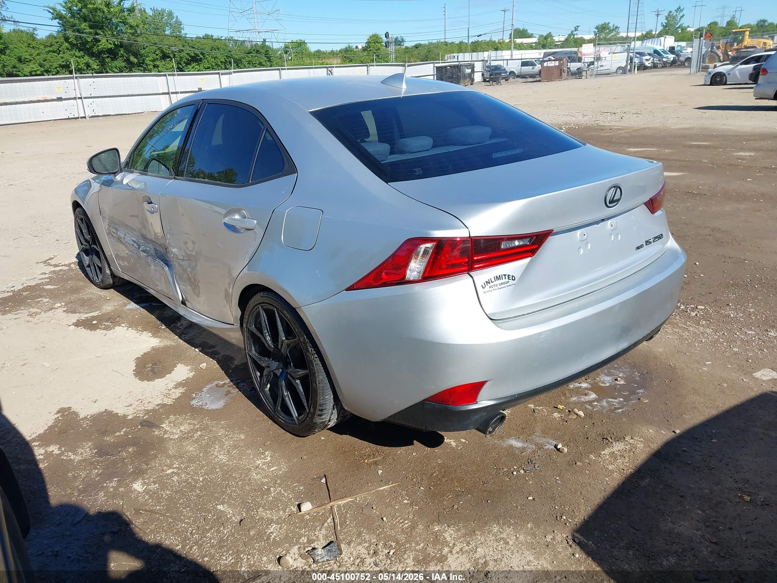 LEXUS IS image 3