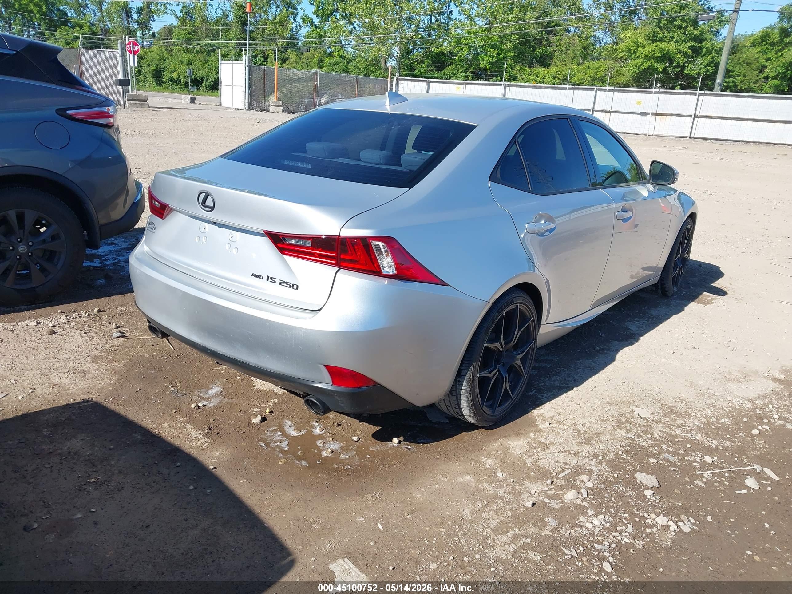 LEXUS IS image 4
