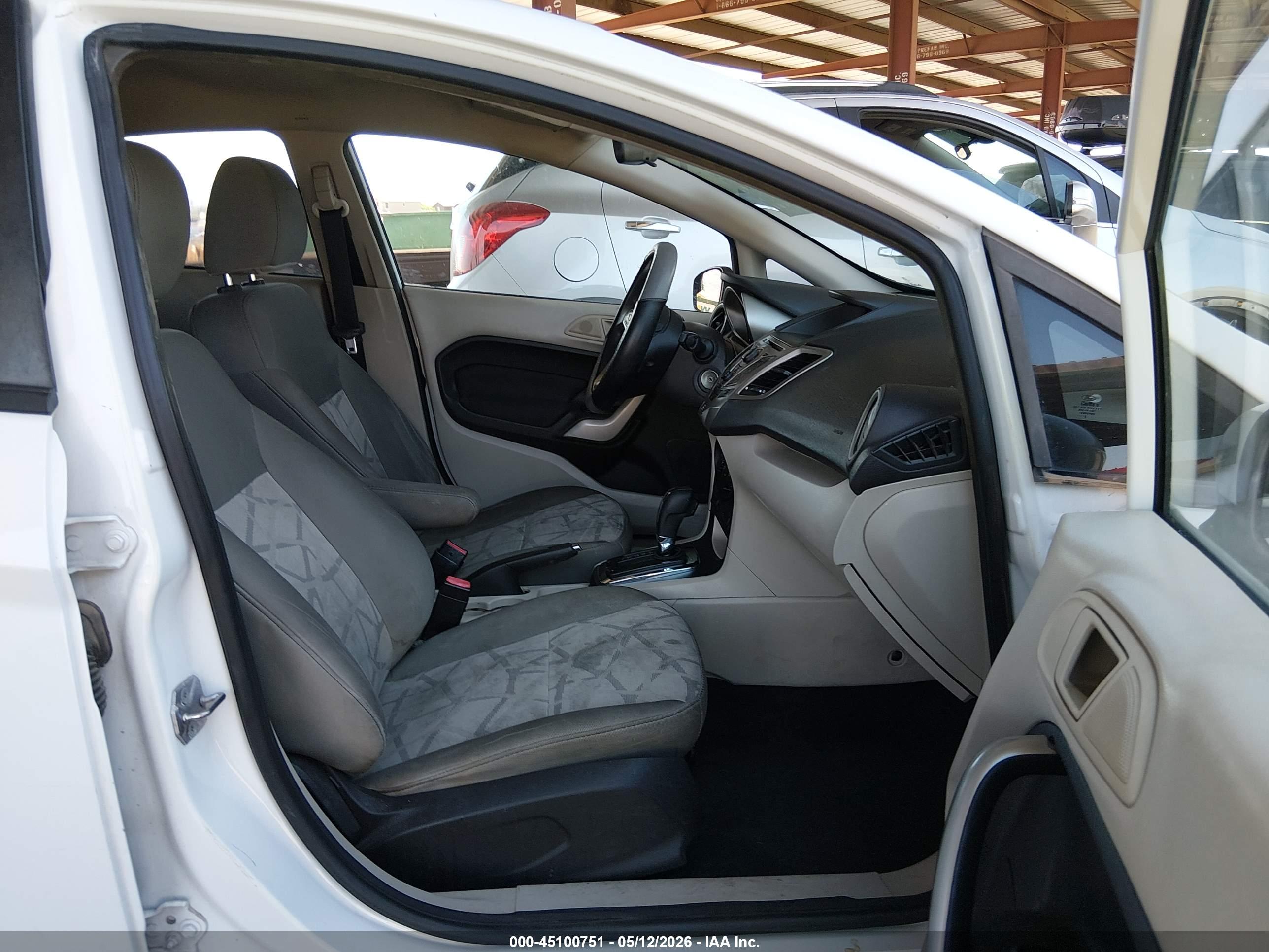 FORD FIESTA image 5