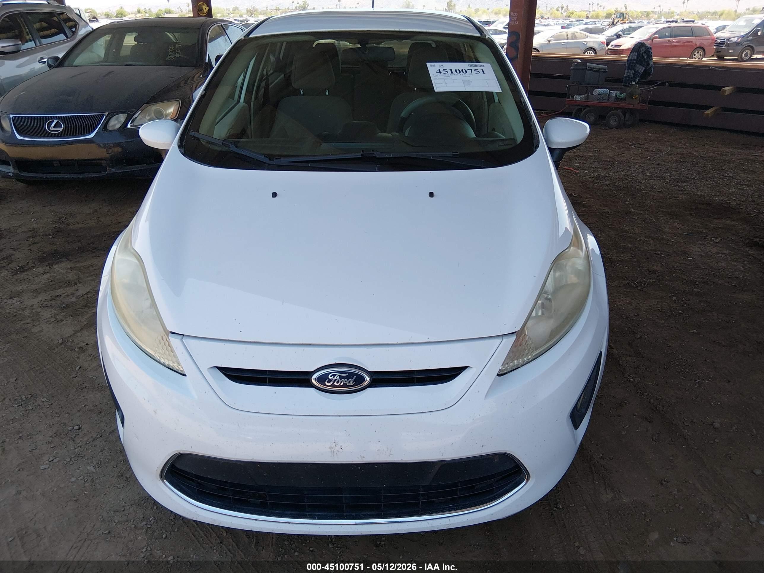 FORD FIESTA image 6