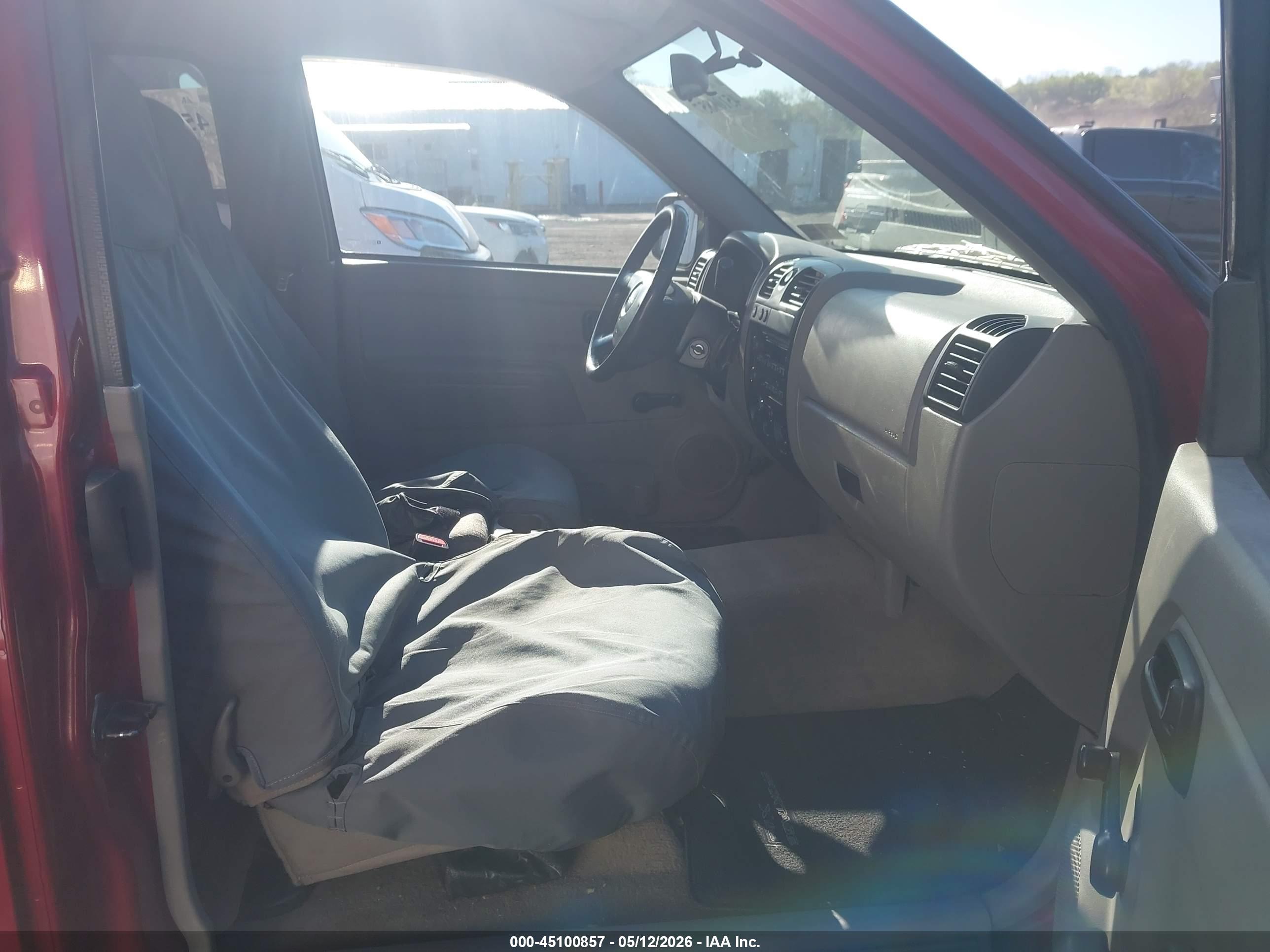 CHEVROLET COLORADO image 5
