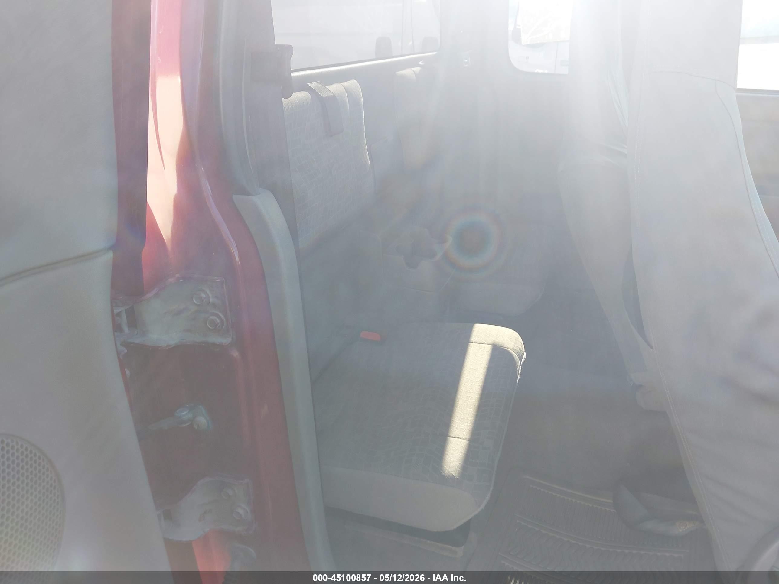 CHEVROLET COLORADO image 8