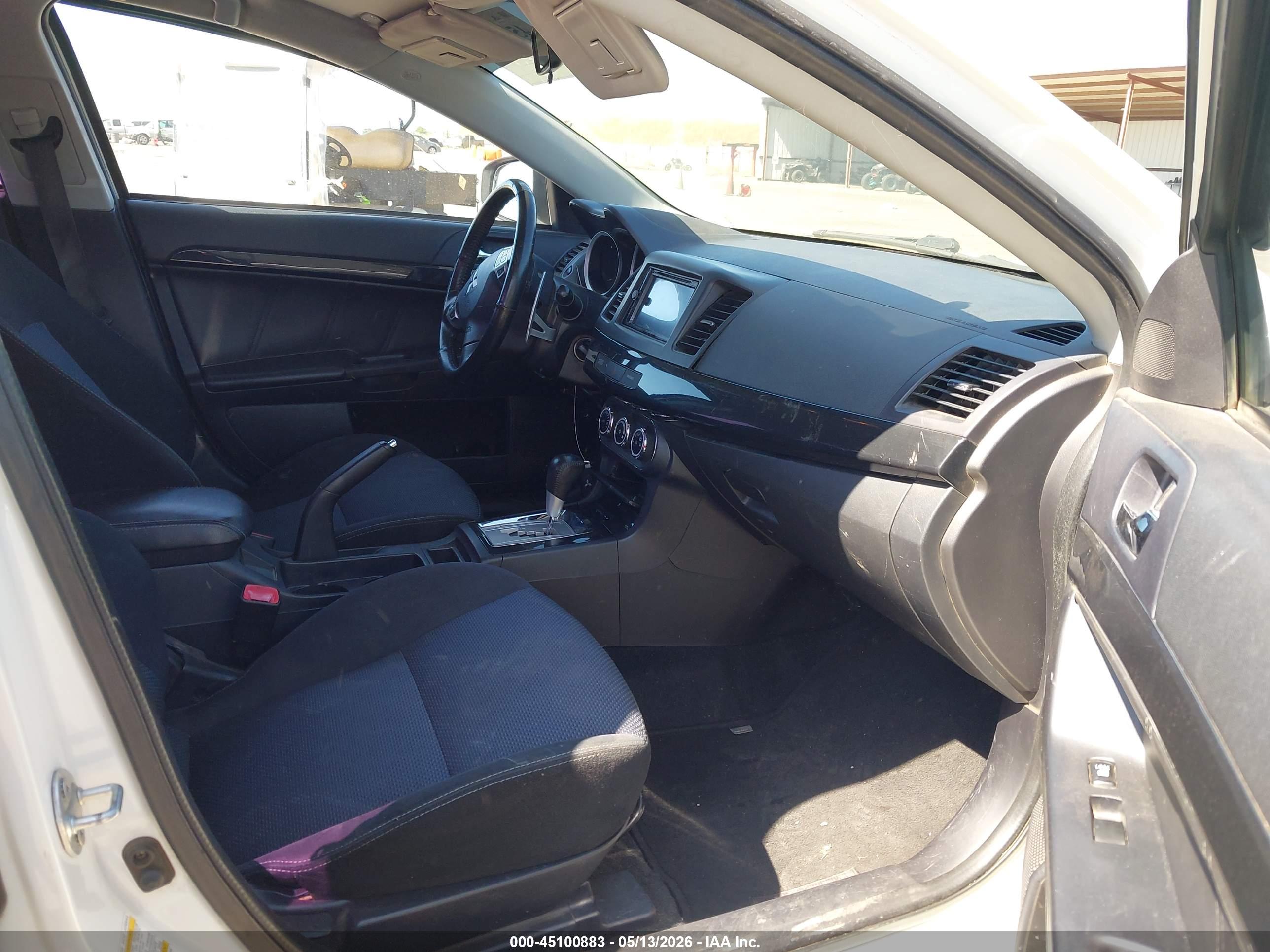 MITSUBISHI LANCER image 5