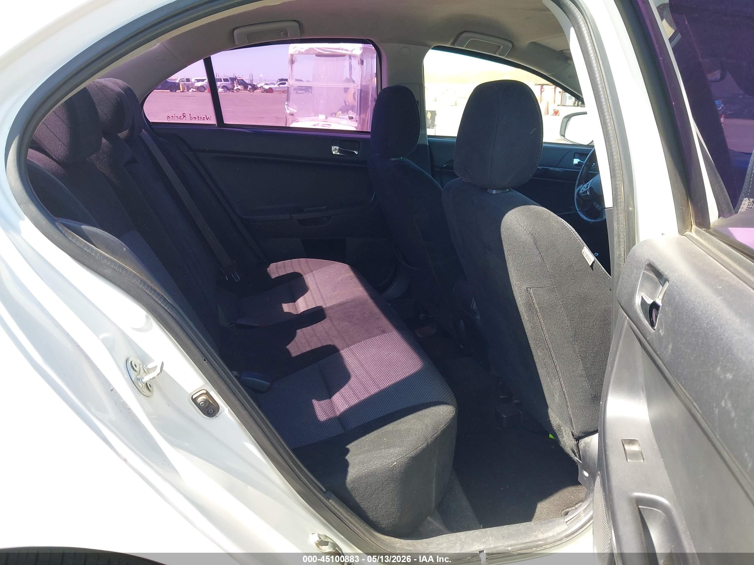 MITSUBISHI LANCER image 8