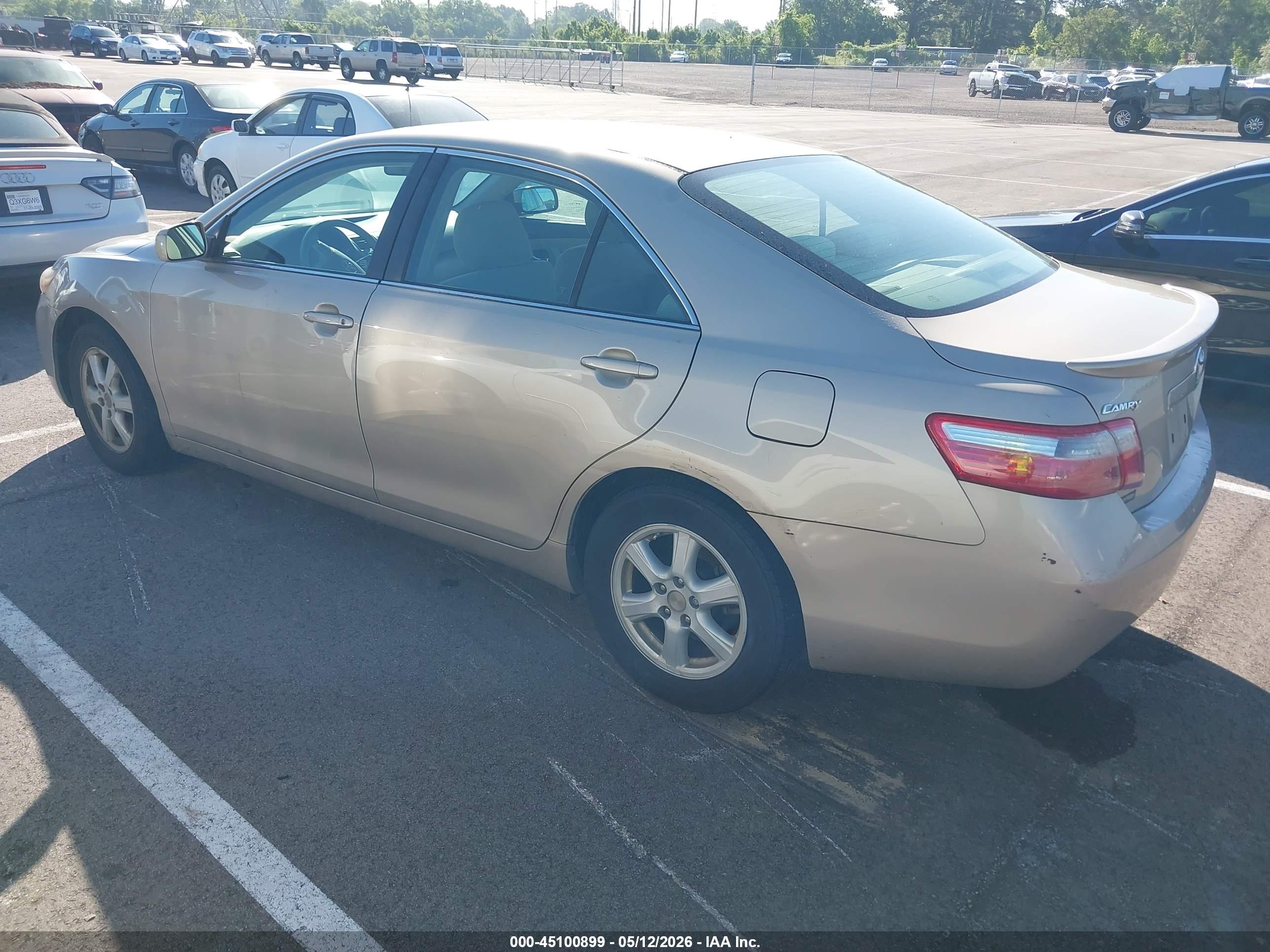 TOYOTA CAMRY image 3
