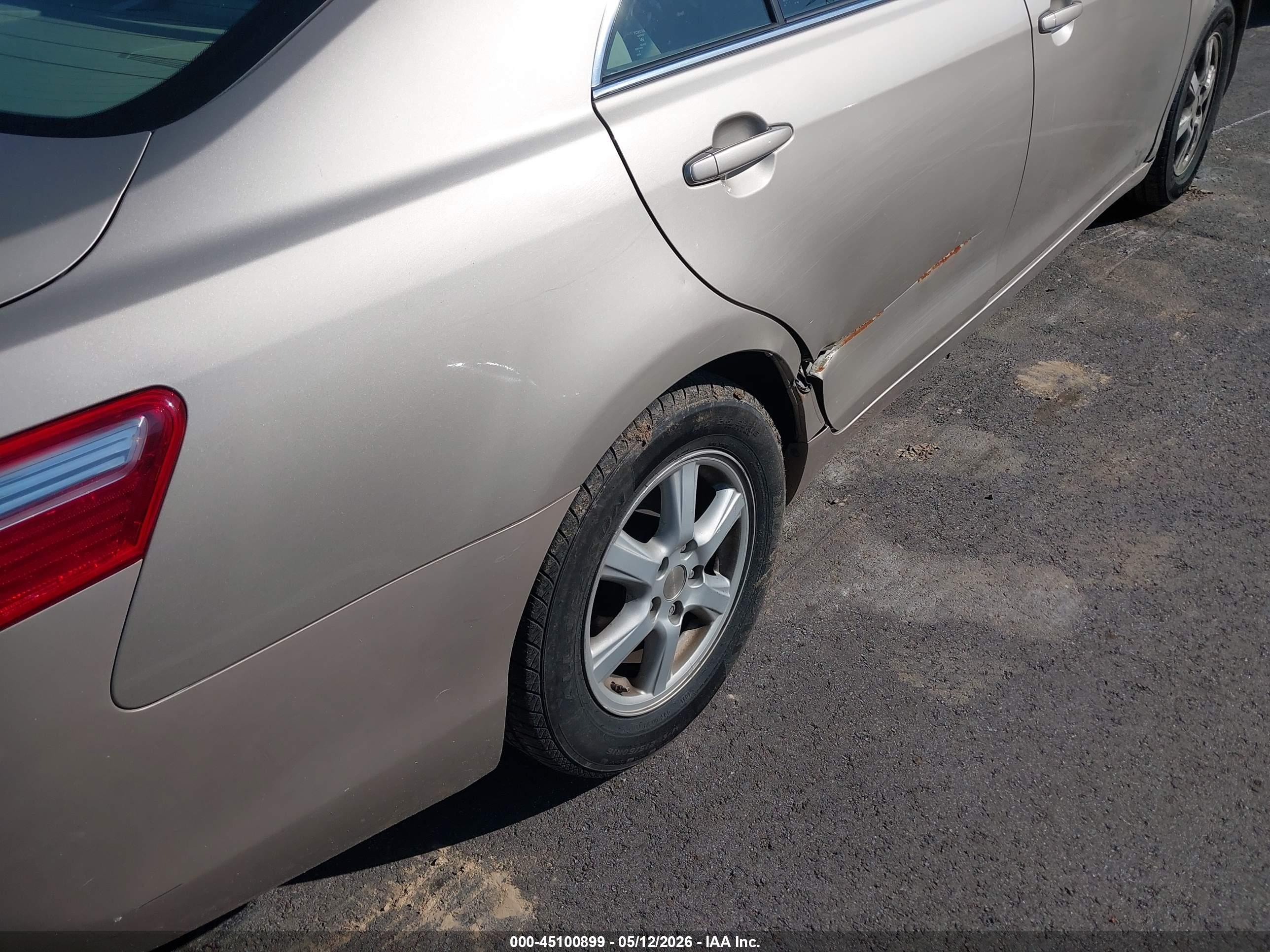 TOYOTA CAMRY image 6