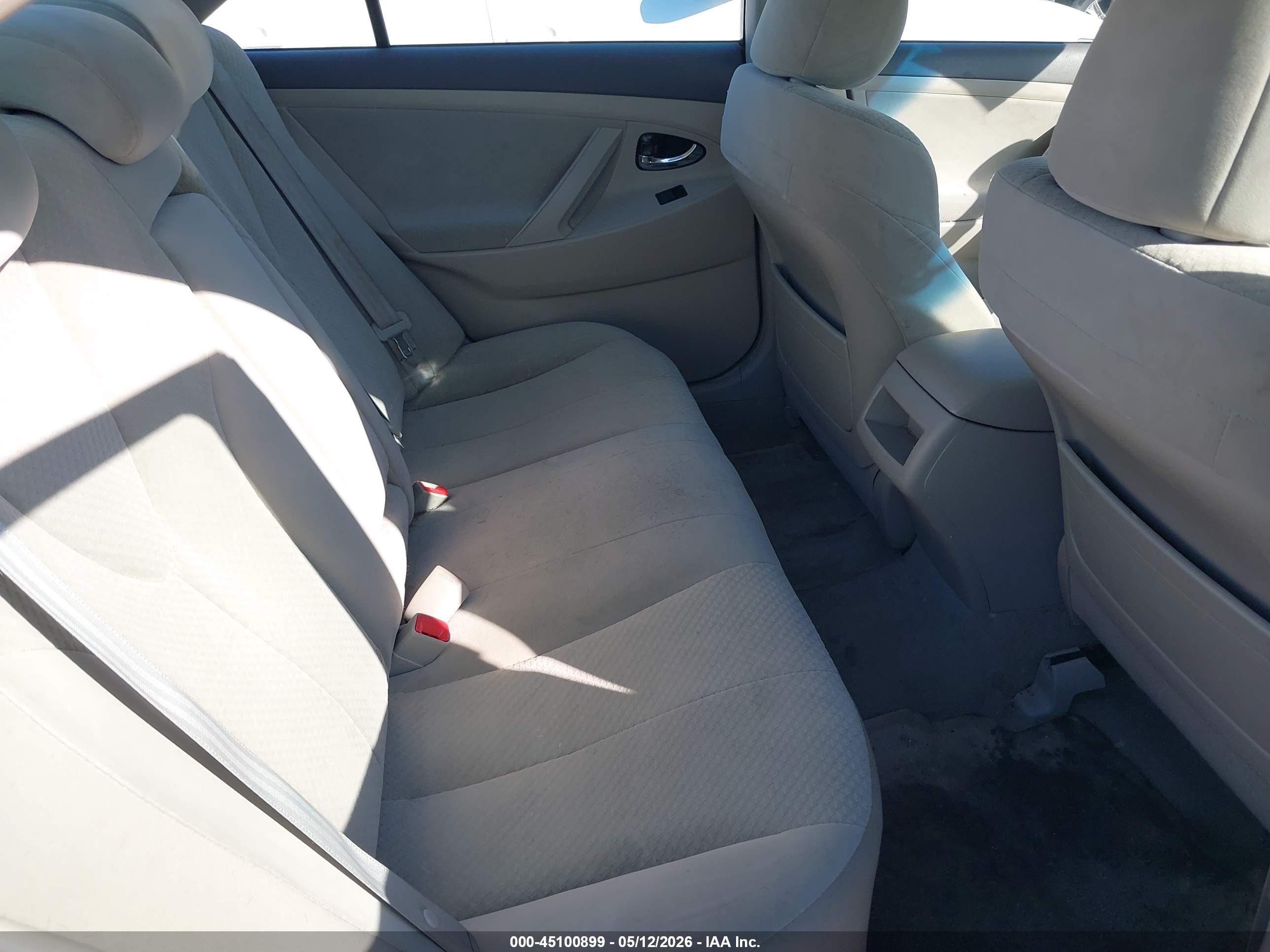 TOYOTA CAMRY image 8