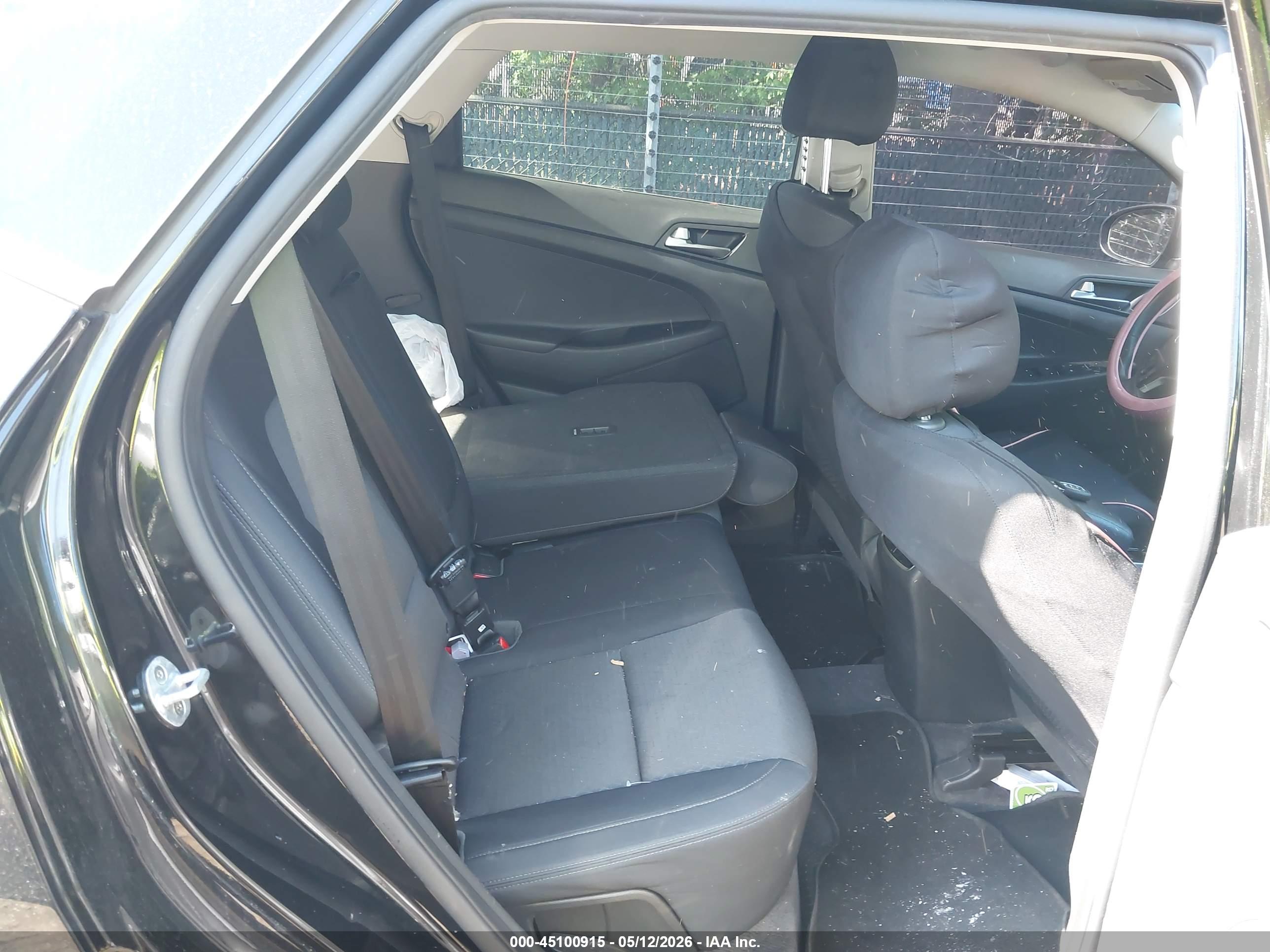 HYUNDAI TUCSON image 8