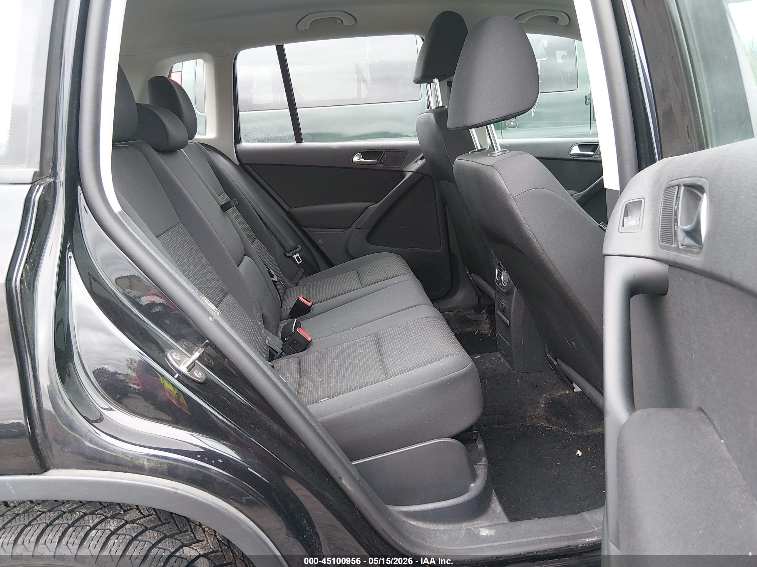 VOLKSWAGEN TIGUAN image 8