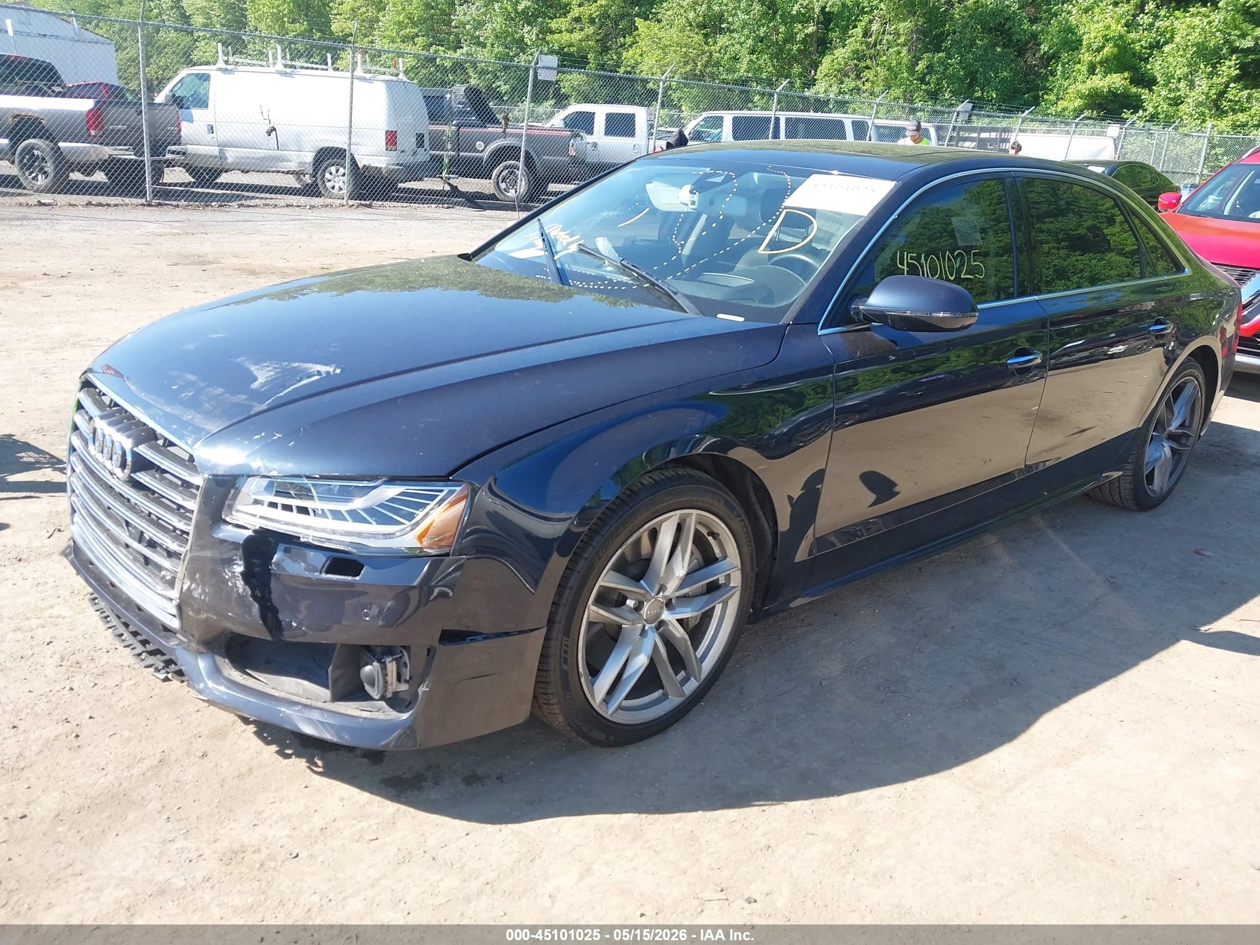 AUDI A8 image 2