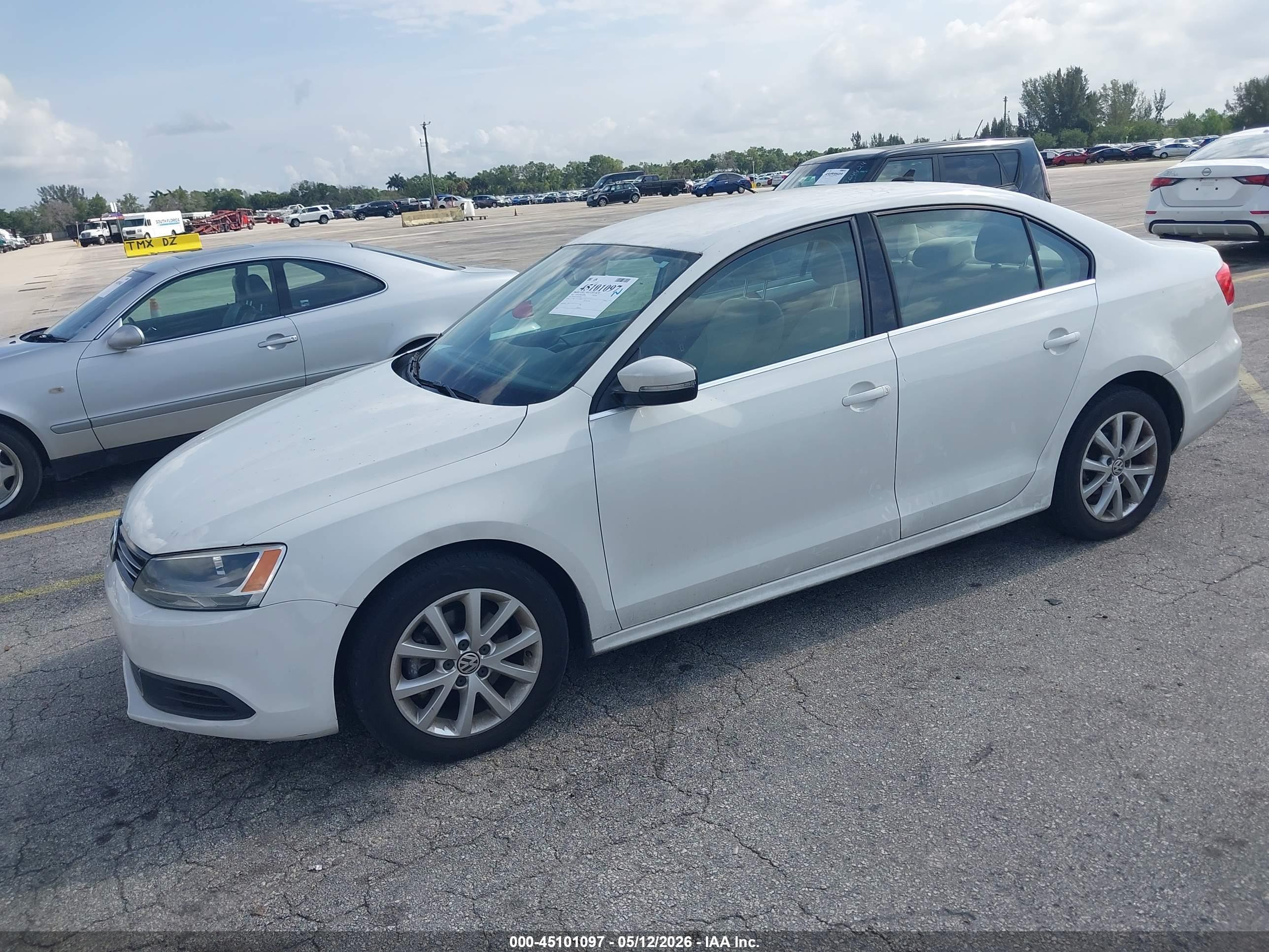 VOLKSWAGEN JETTA image 2