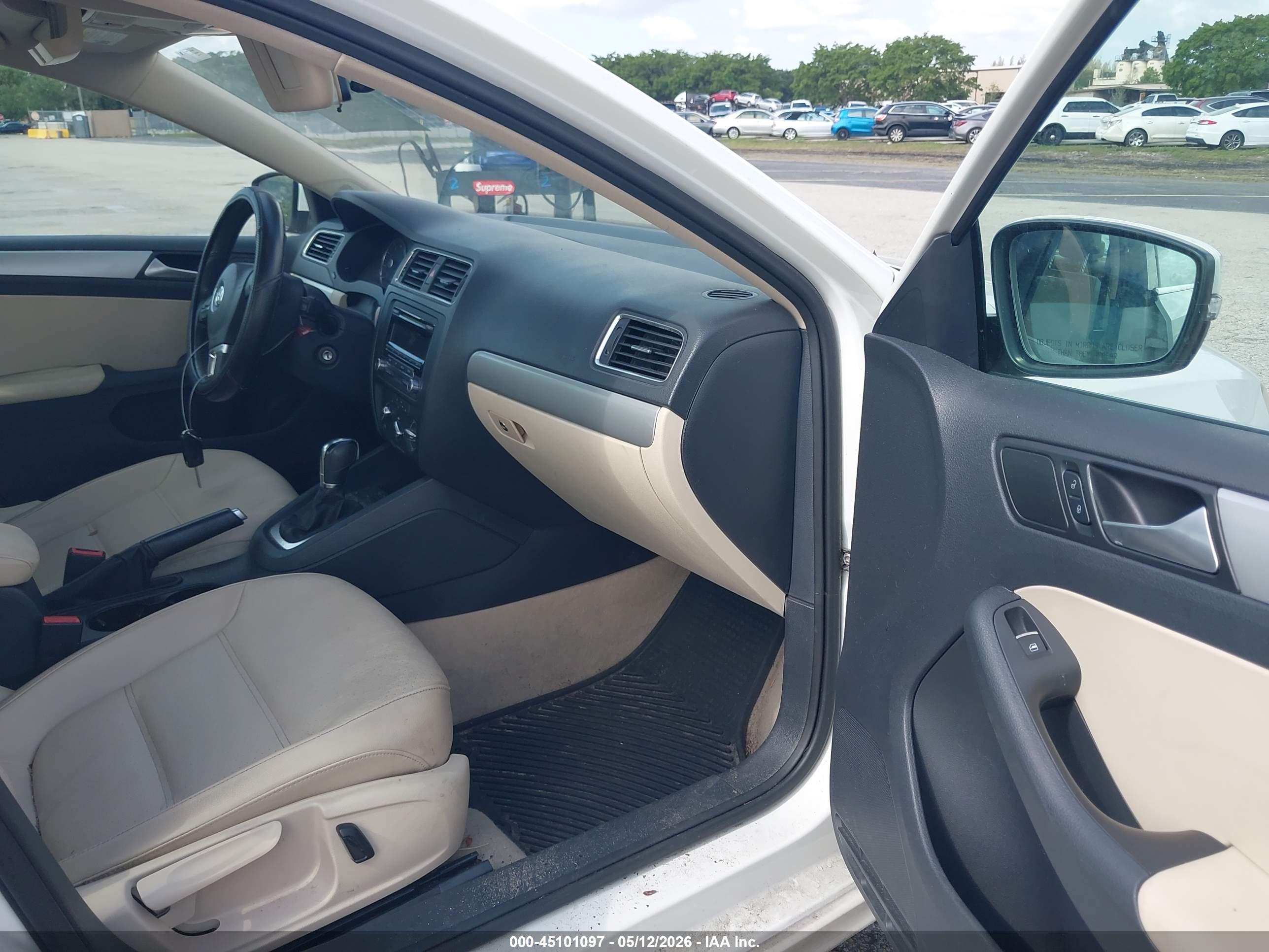 VOLKSWAGEN JETTA image 5