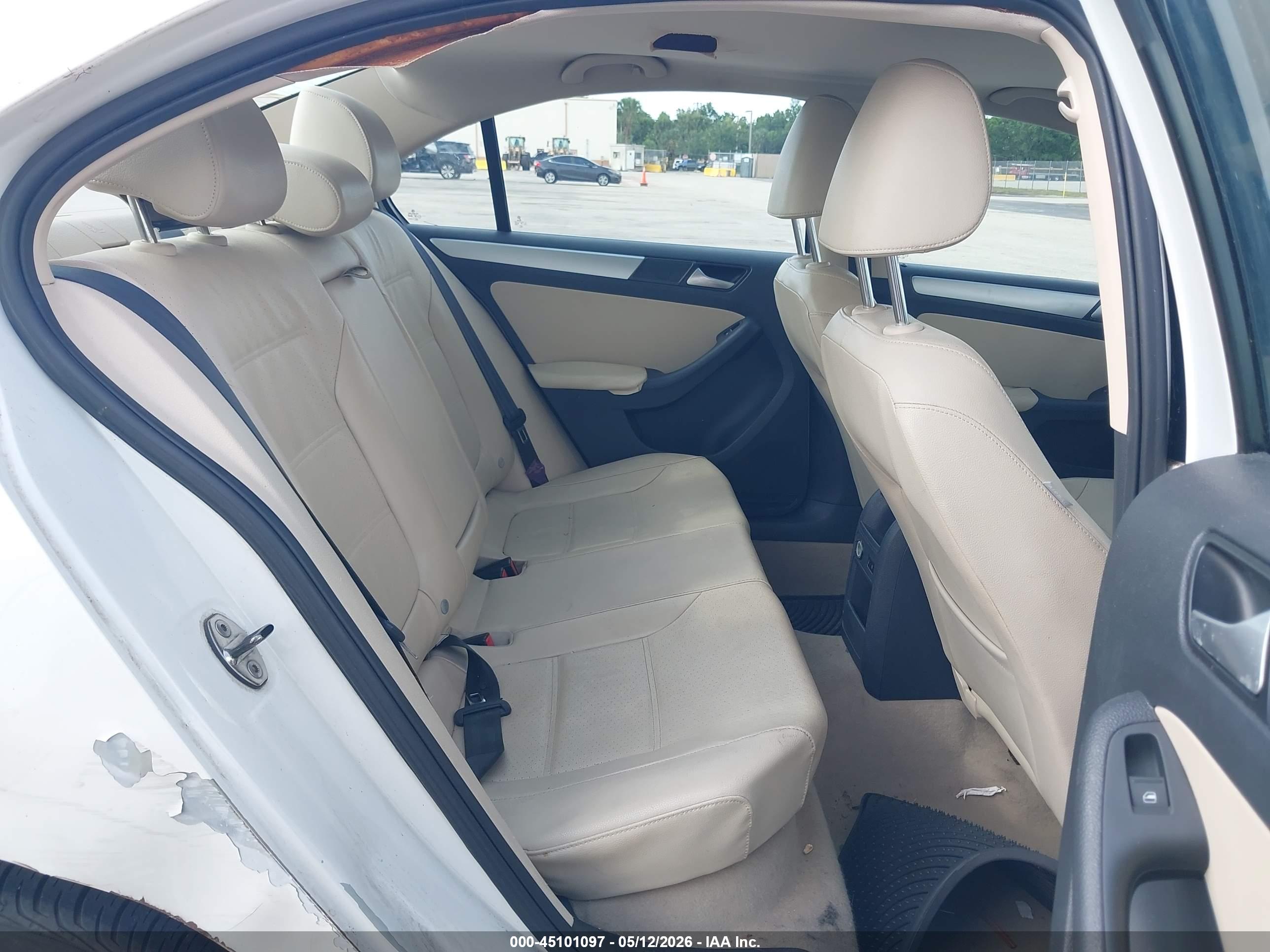VOLKSWAGEN JETTA image 8