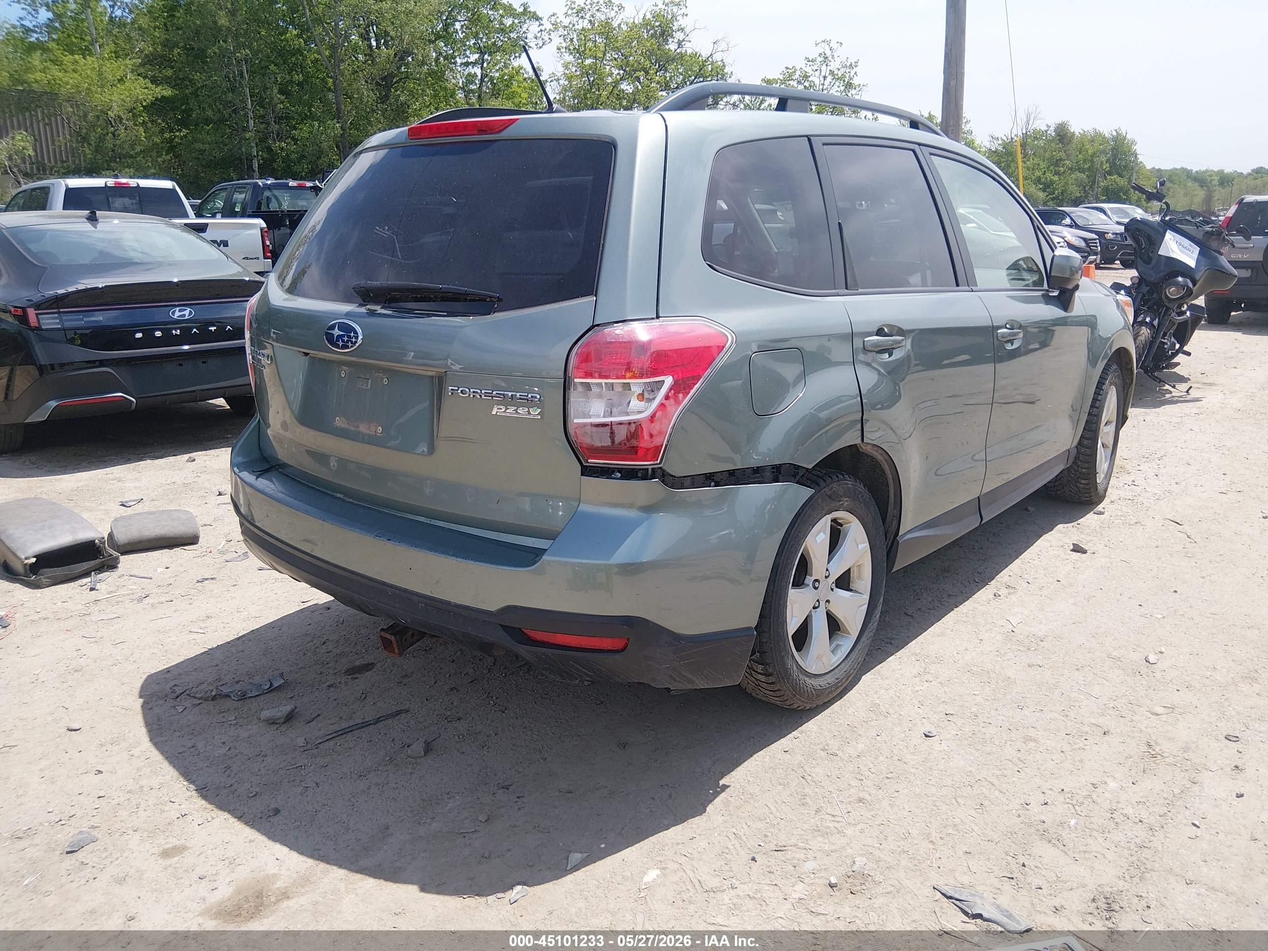 SUBARU FORESTER image 4