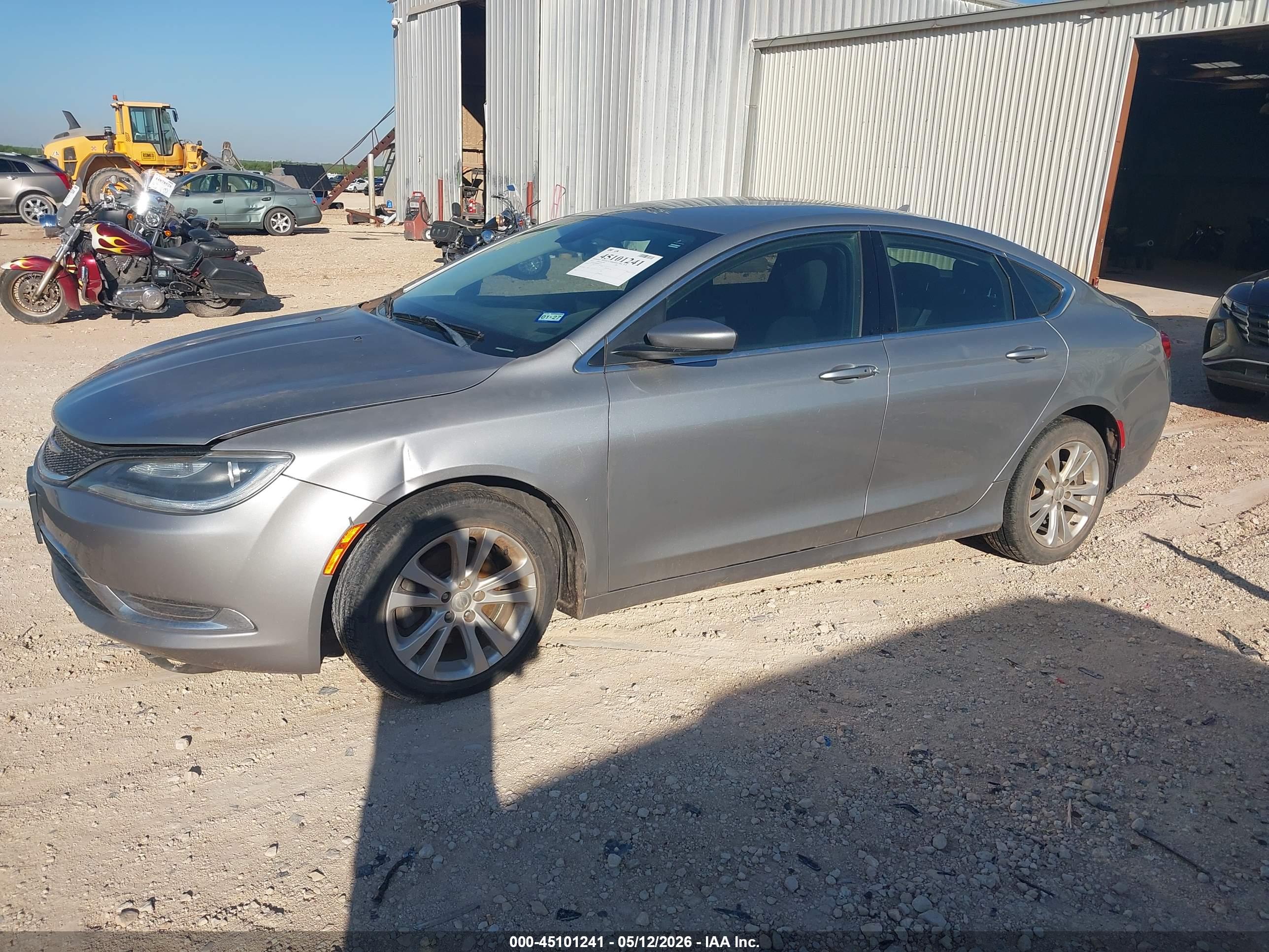 CHRYSLER 200 image 2