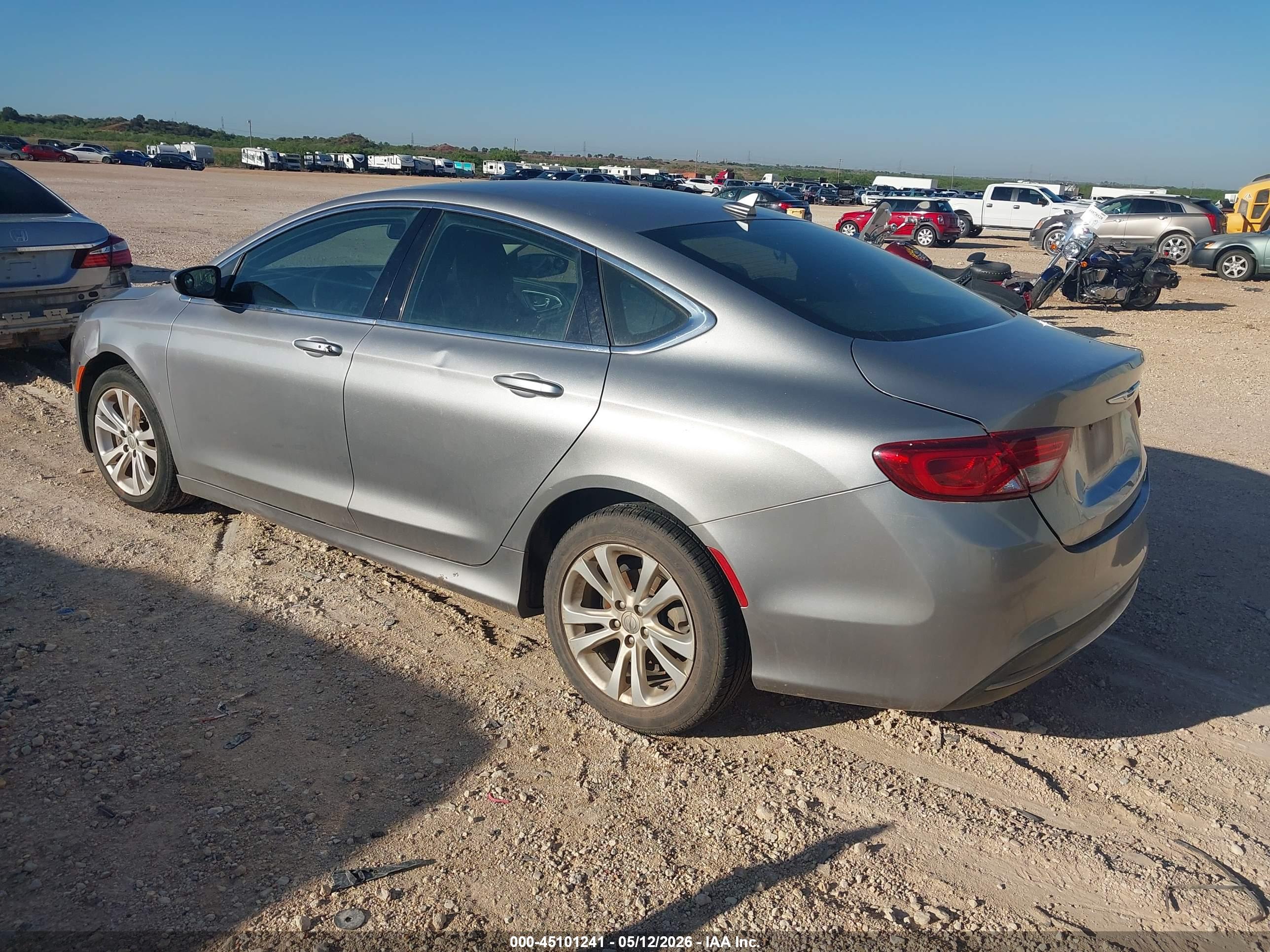 CHRYSLER 200 image 3