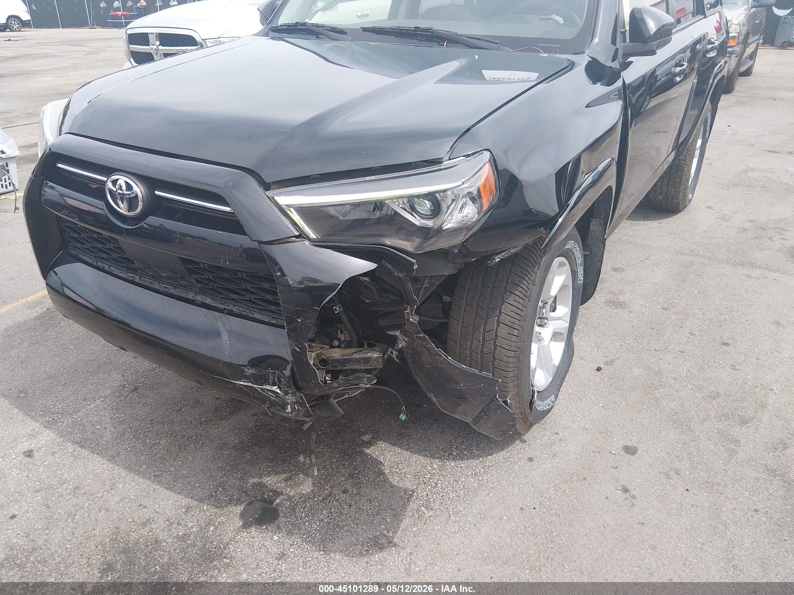 TOYOTA 4RUNNER image 6