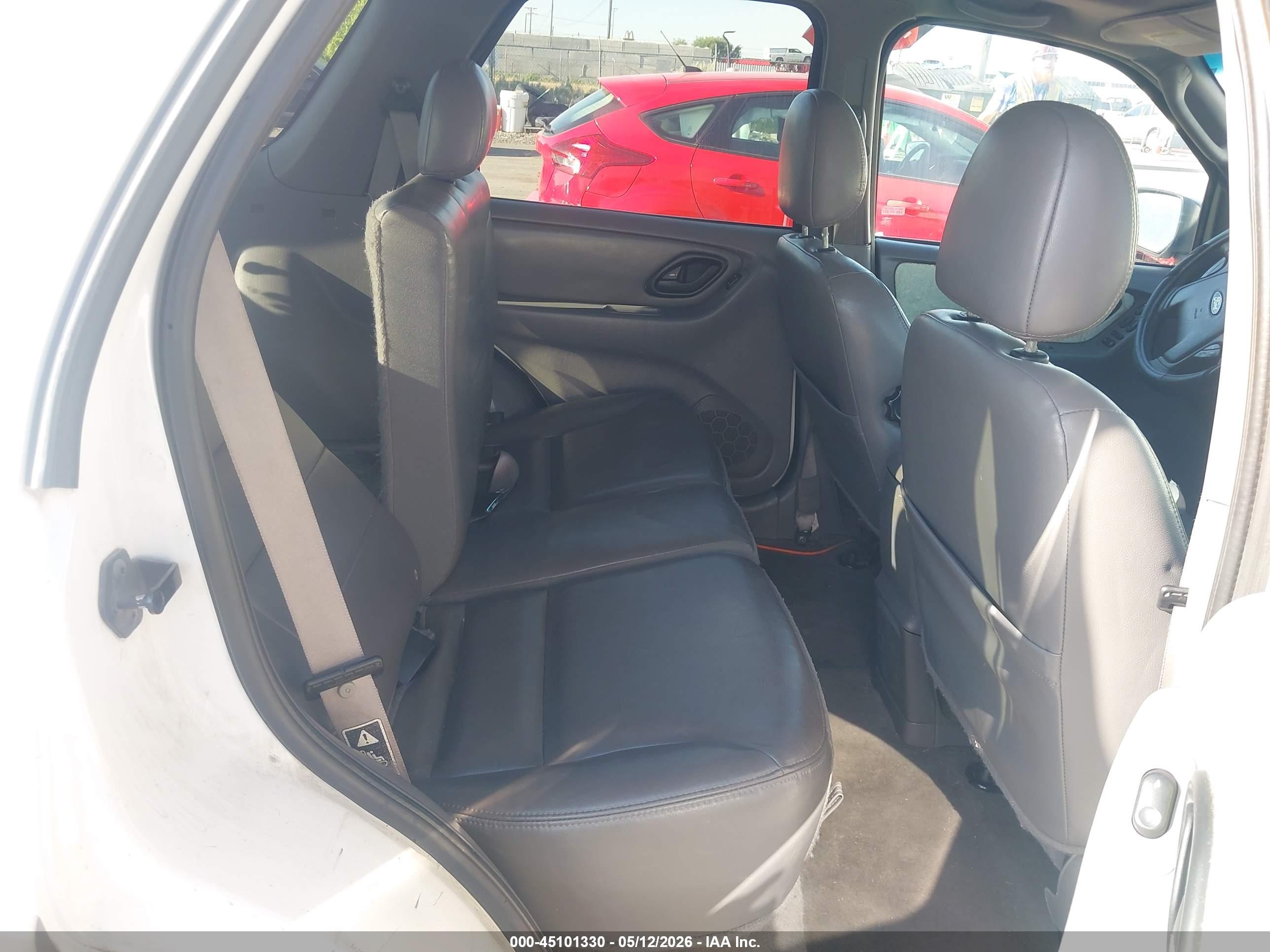 FORD ESCAPE image 8