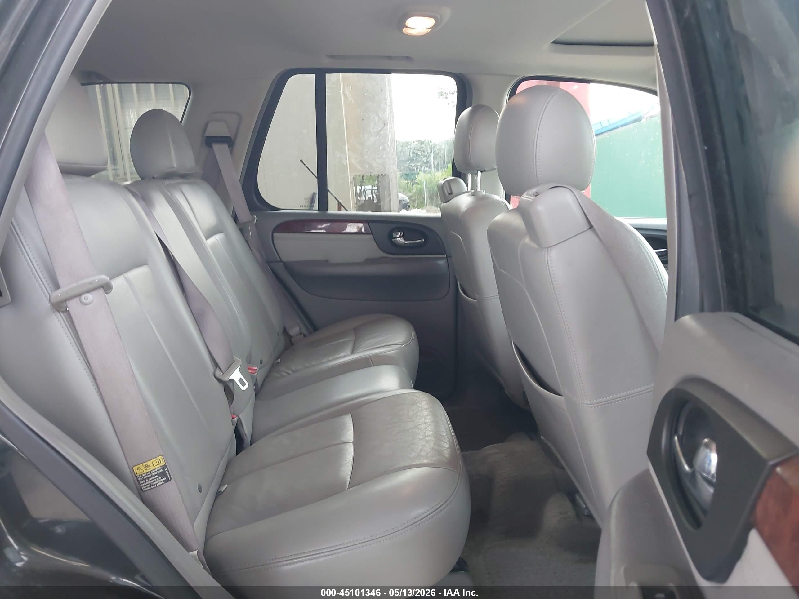 GMC ENVOY image 8