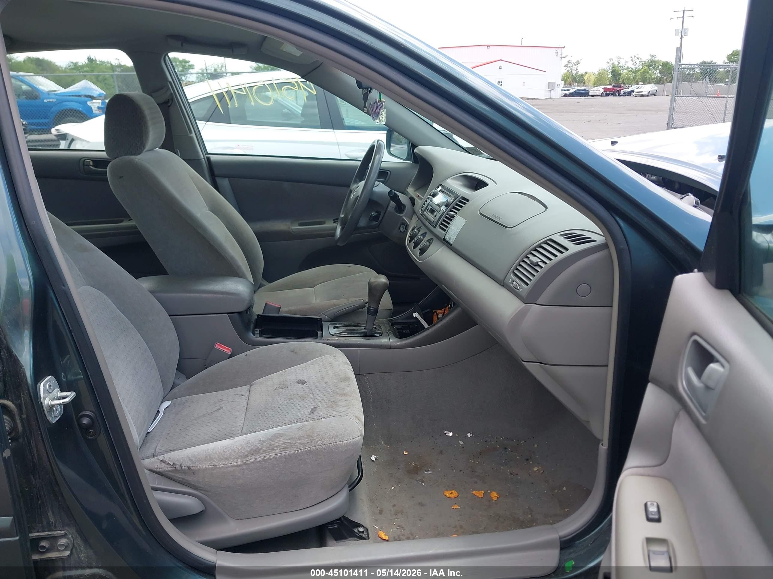 TOYOTA CAMRY image 5