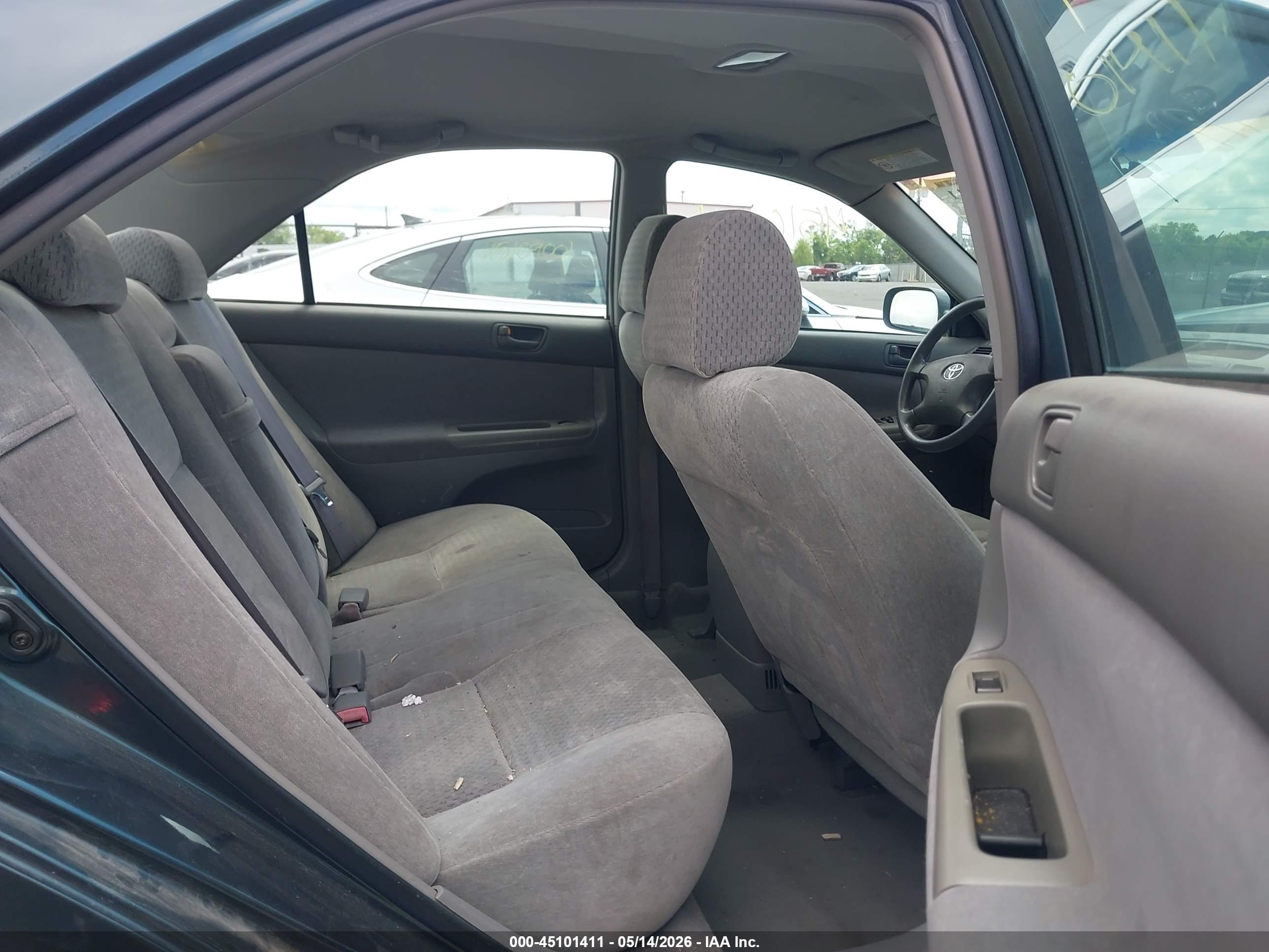 TOYOTA CAMRY image 8