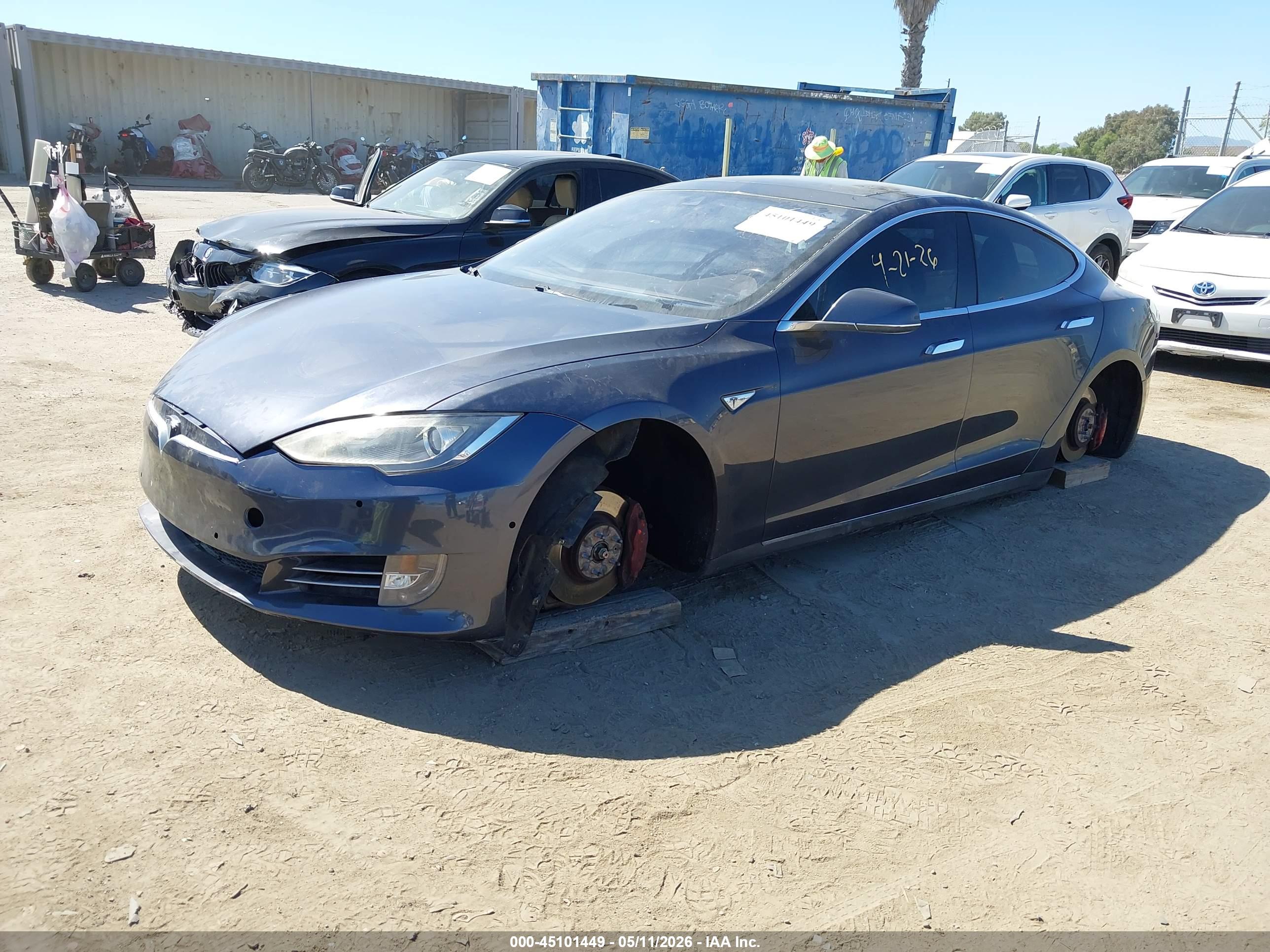 TESLA MODEL image 2