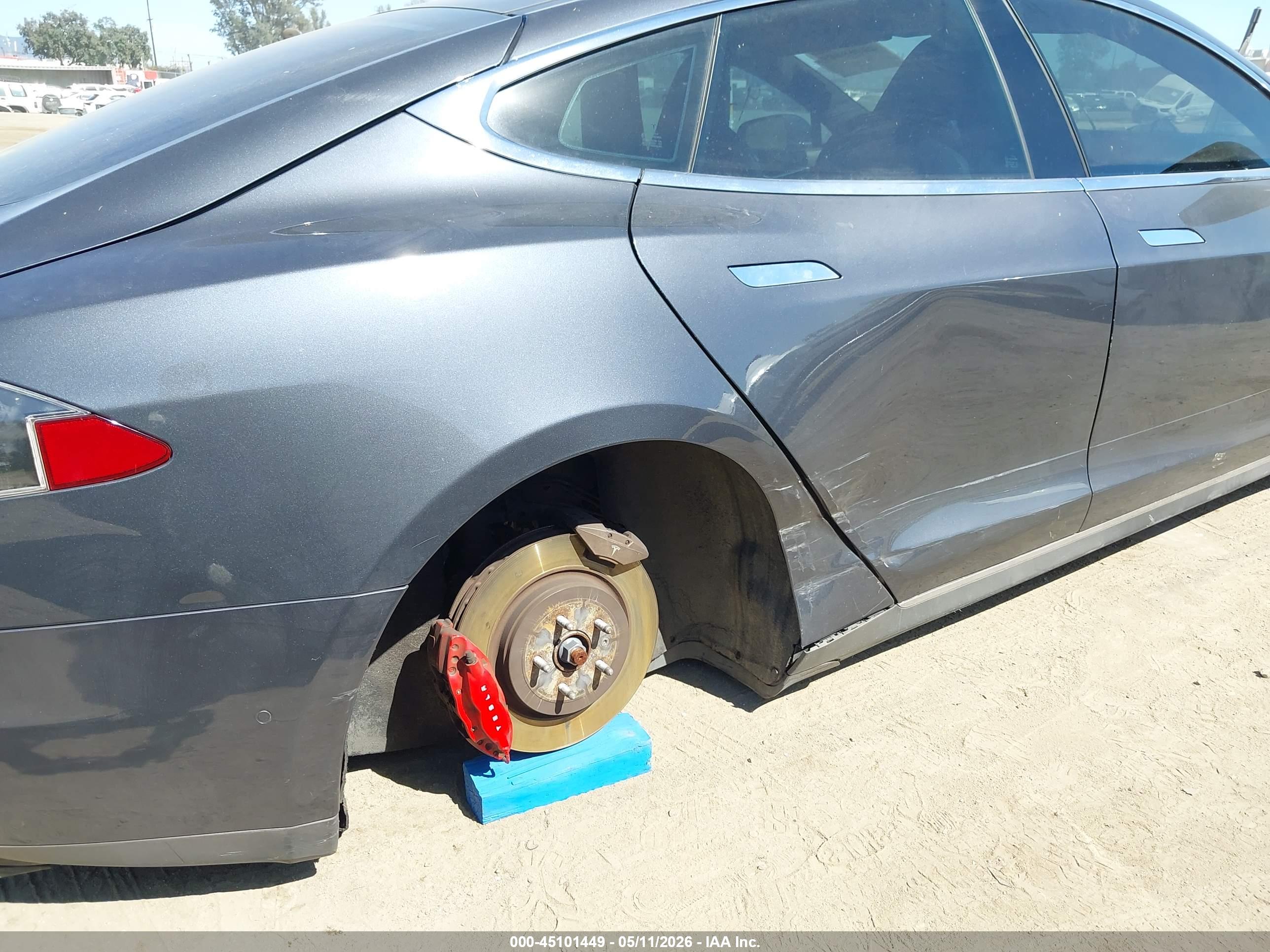 TESLA MODEL image 6