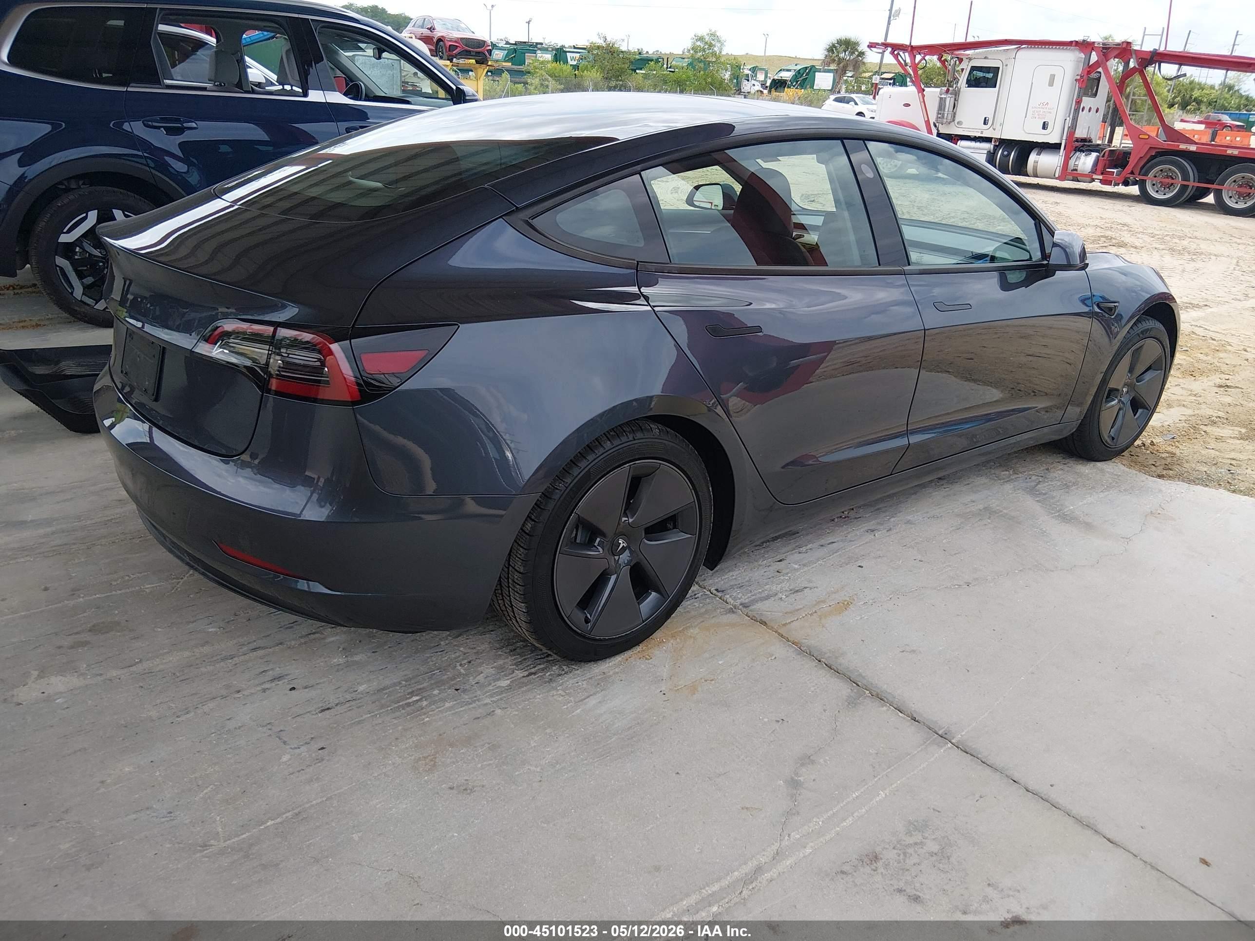 TESLA MODEL image 4